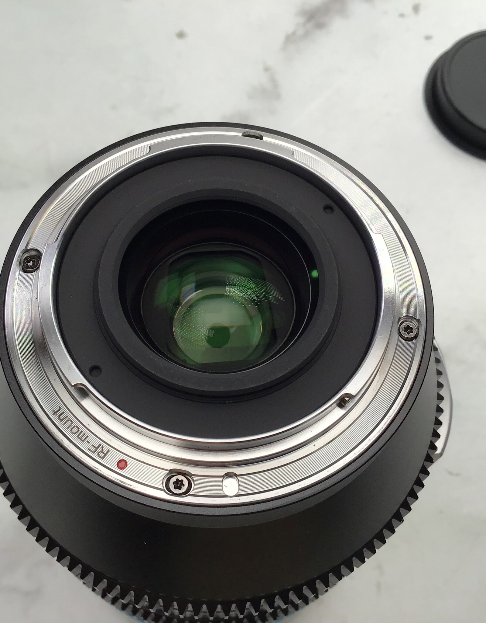 Sirui 50mm T2.9 1.6X Anamorphic Lens for Canon RF in box Used Good