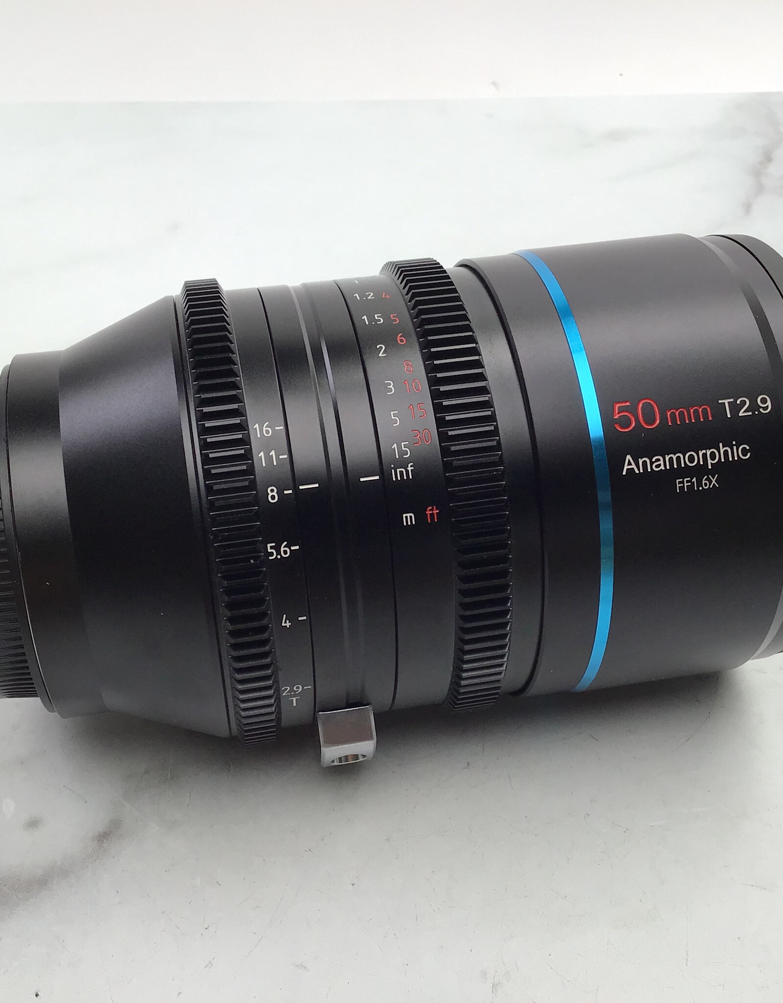 Sirui 50mm T2.9 1.6X Anamorphic Lens for Canon RF in box Used Good