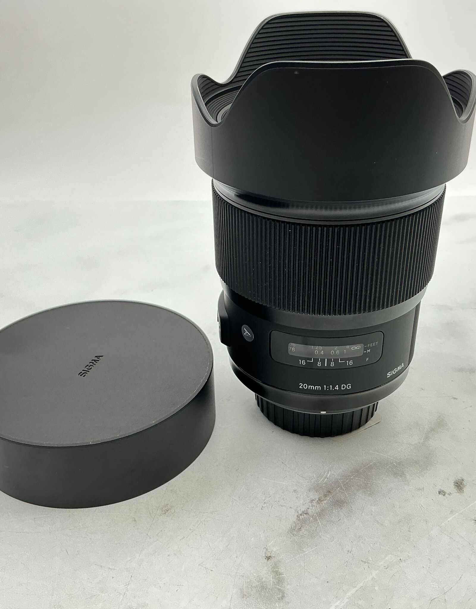 SIGMA Sigma 20mm f1.4 DG Lens for Nikon F w/ Hood Used Good