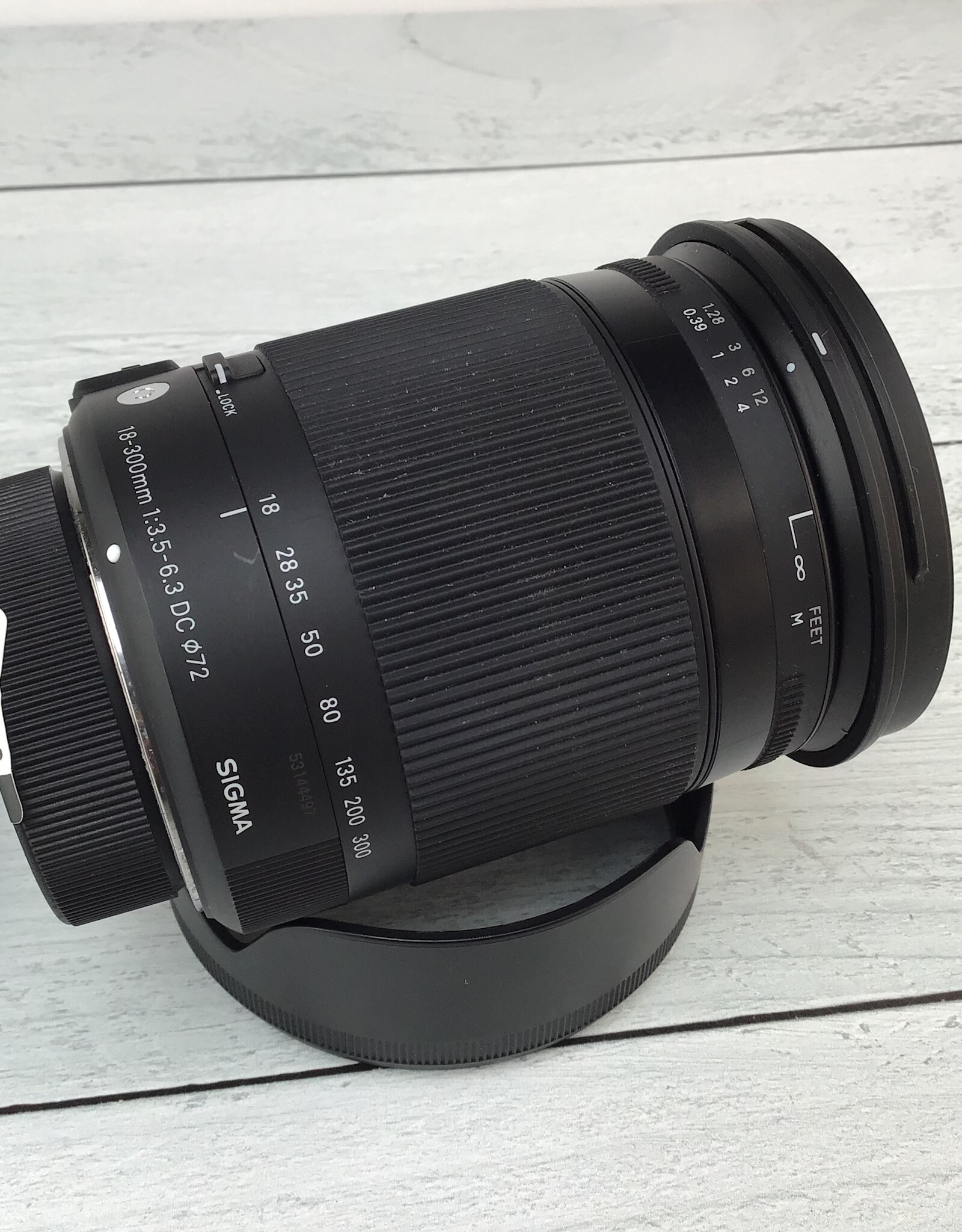 NIKON Sigma Contemporary 18-300mm f3.5-6.3 DC Lens for Nikon Used Good