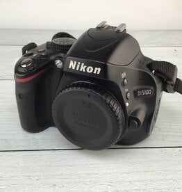 NIKON Nikon D5100 Camera Body No Charger Used Fair