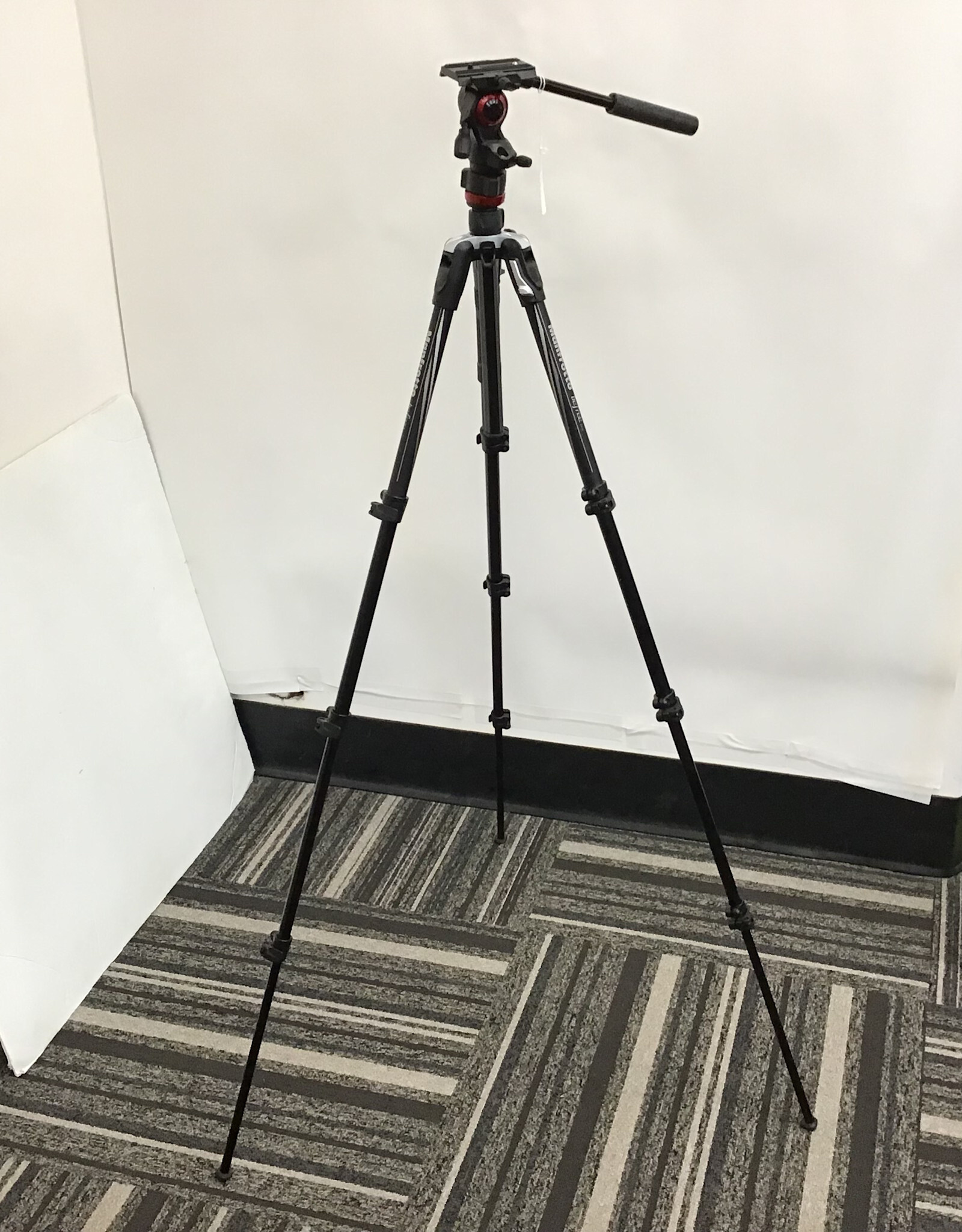 MANFROTTO Manfrotto Befree Live Compact Video Tripod Used Good