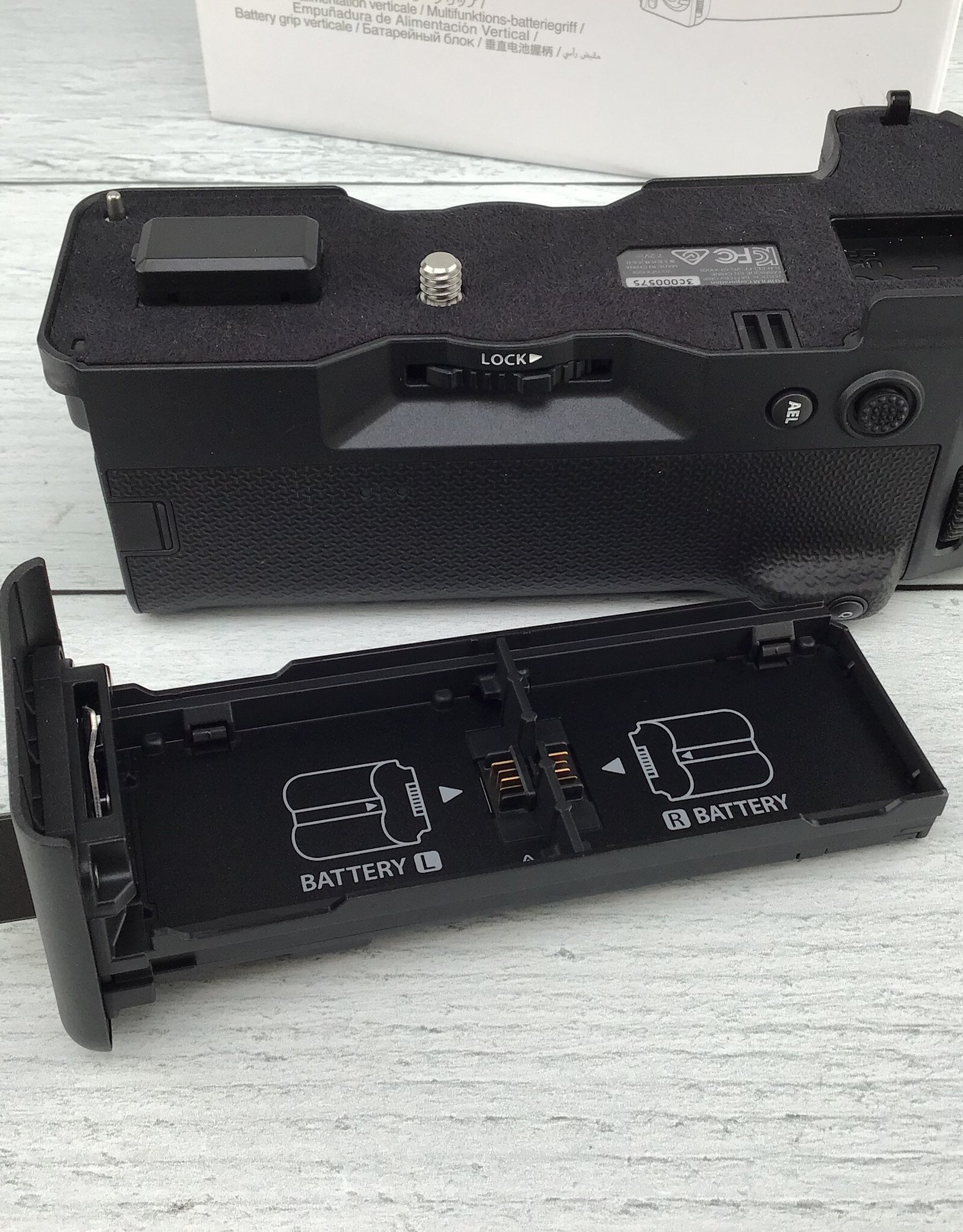 FUJI Fuji VG-GFX100II Grip in Box Used EX