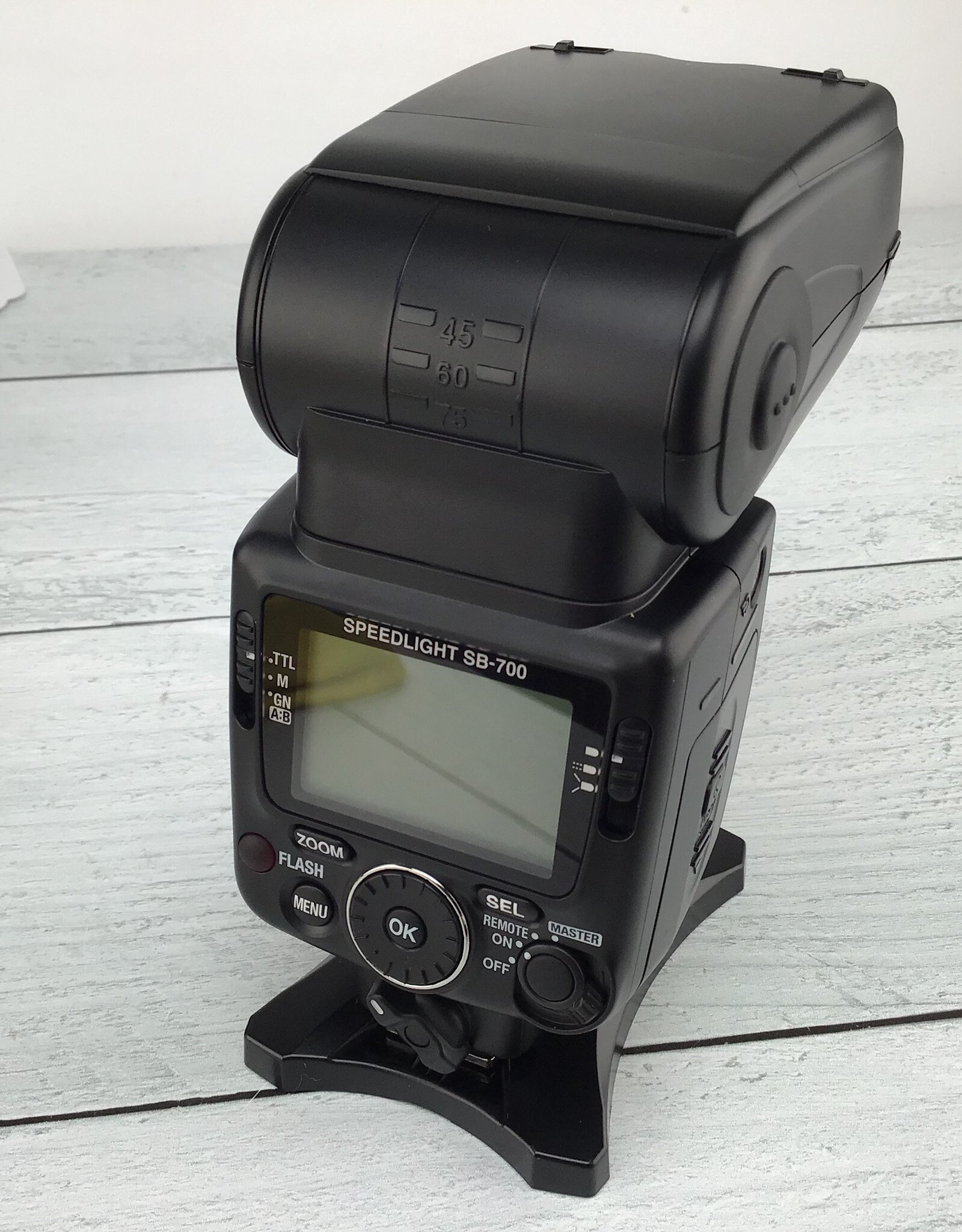NIKON Nikon SB-700 Speedlight Flash in Case Used Good