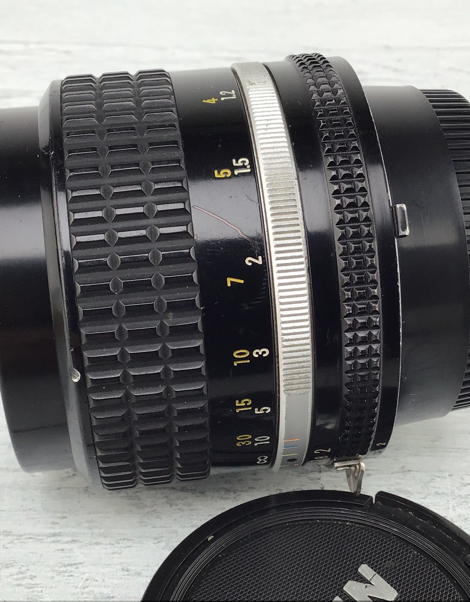 NIKON Nikon AI-S 85mm f2 Lens Used Fair