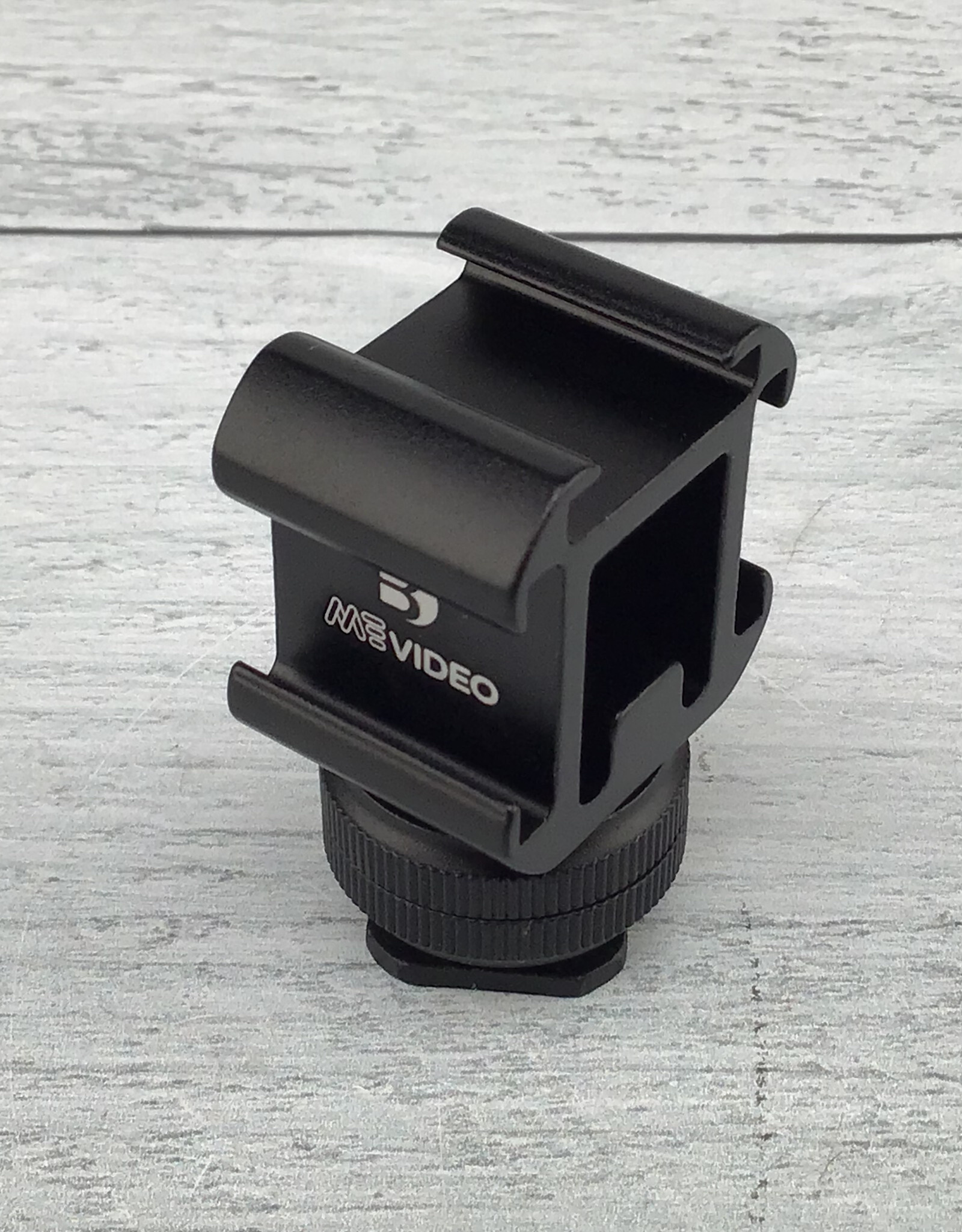 BENRO Benro Mevideo Triple Cold Shoe Mount Used Good