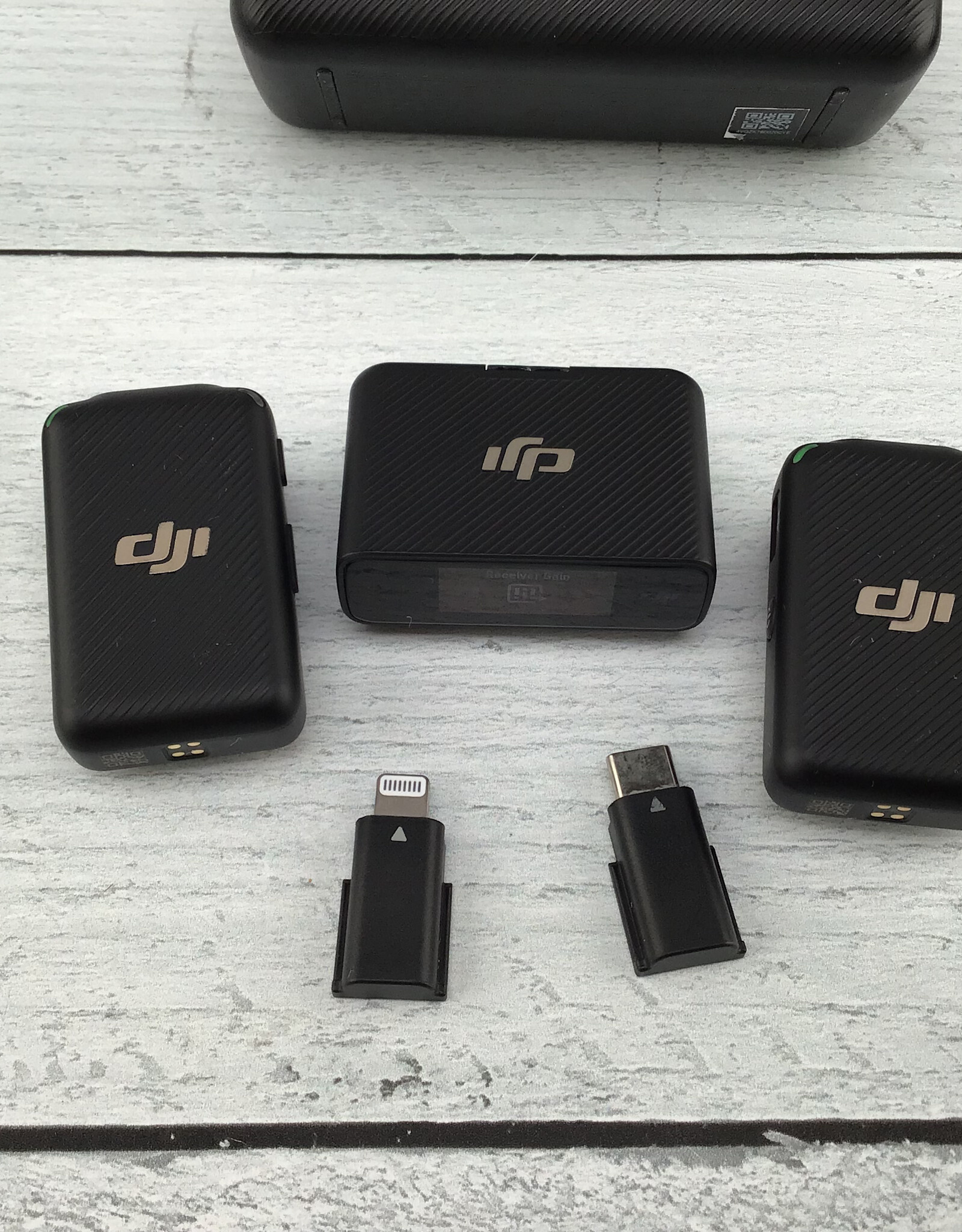 DJI DJI Wireless Mic Dual Set 2-tran 1-Recv charge station Used Good