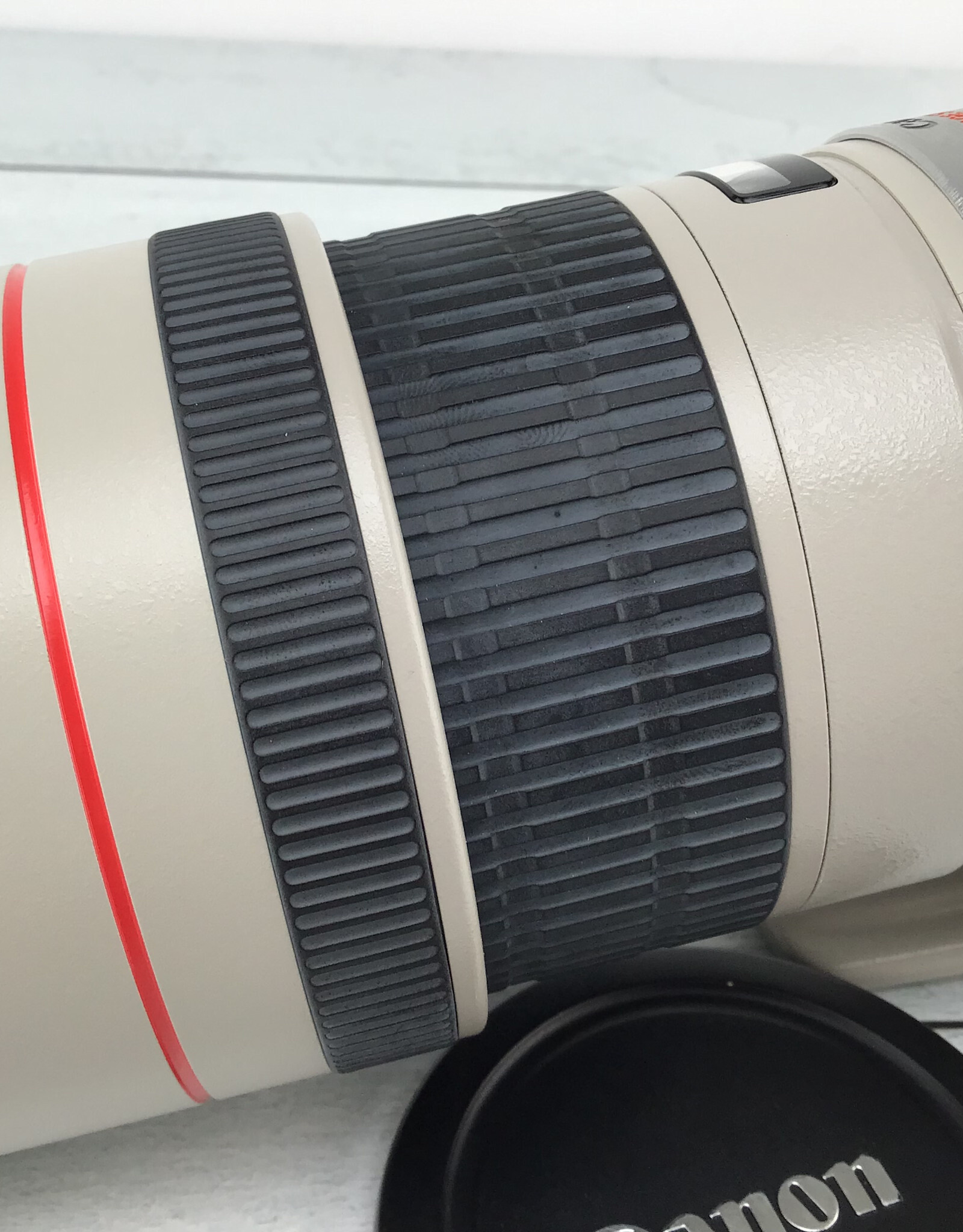 CANON Canon EF 300mm f4 L IS Lens Used Good