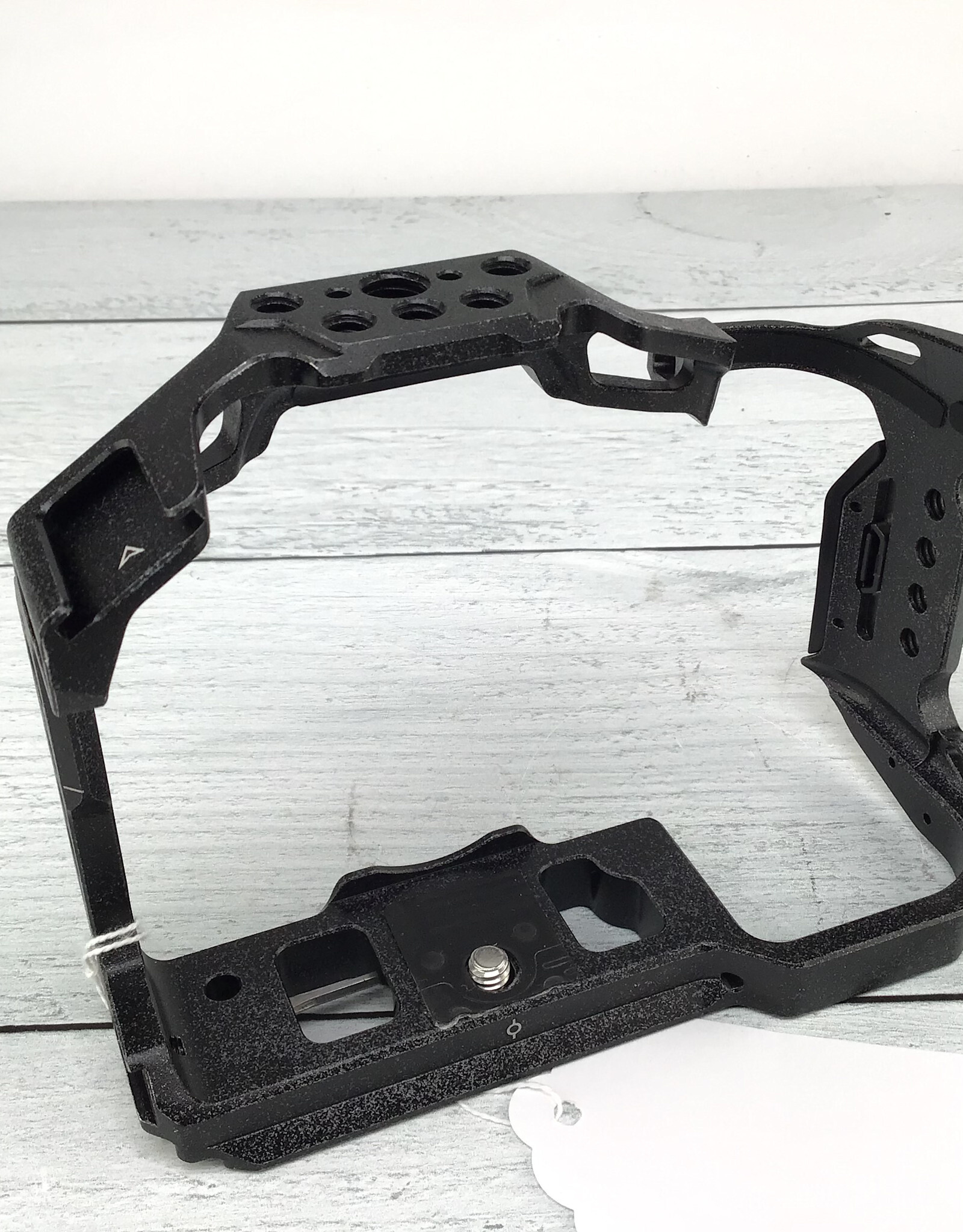 SmallRig SmallRig Camera Cage for Canon R7 Used Good