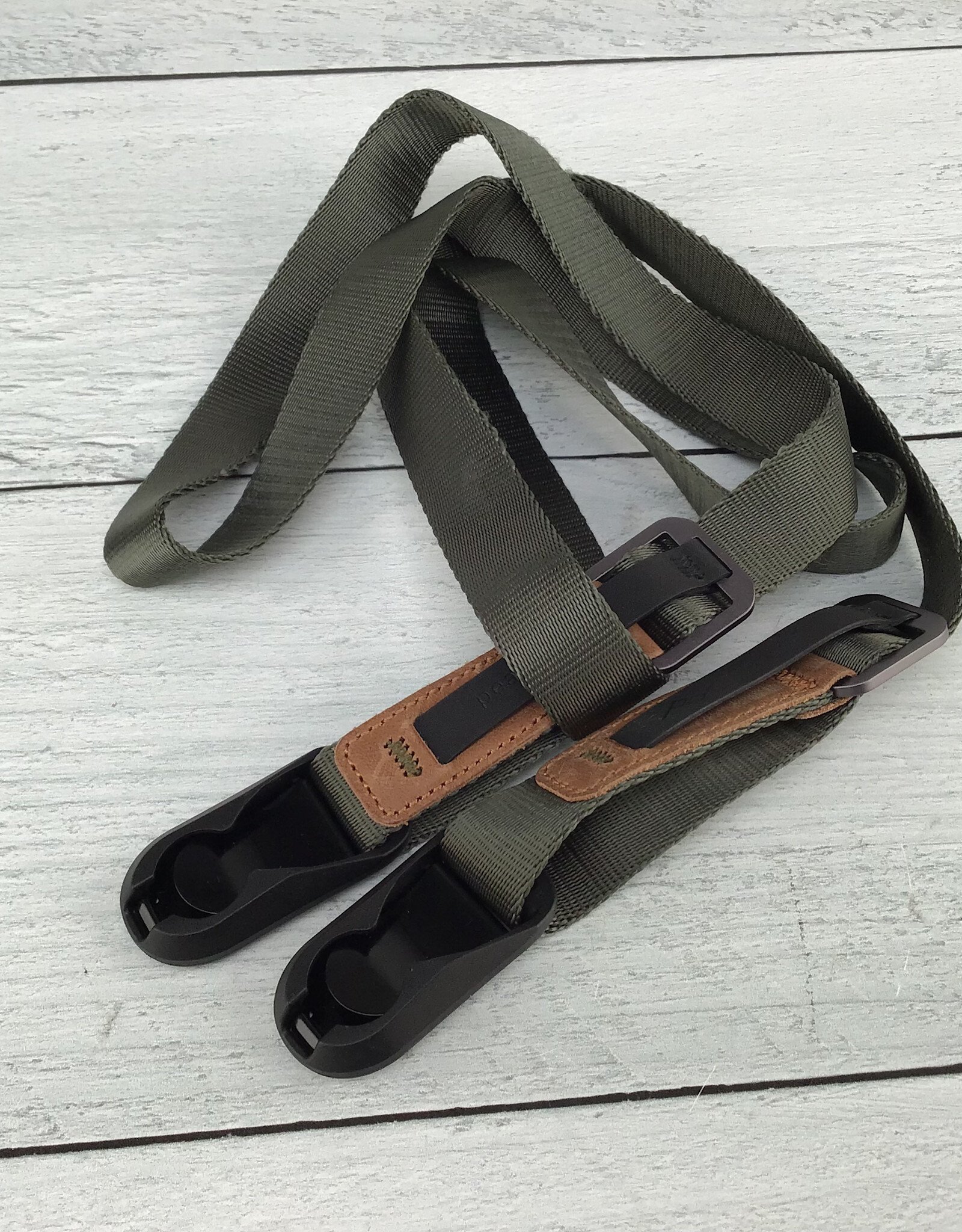Peak Design Leash Strap Green No Anchors Used Good