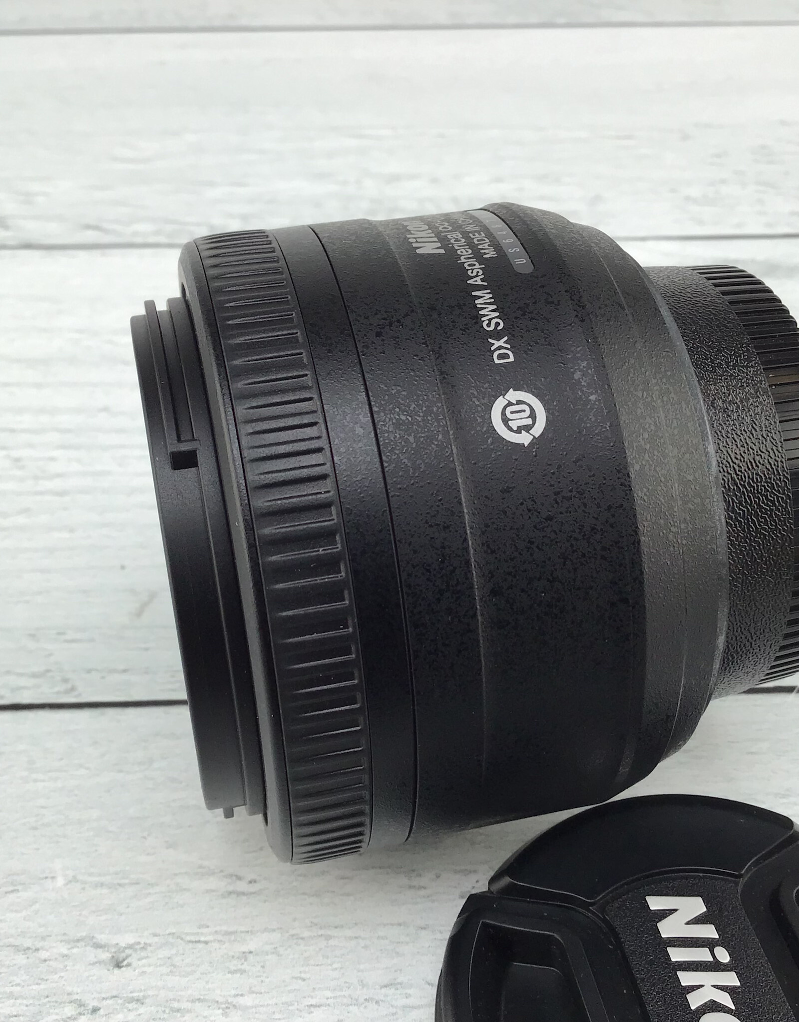Nikon AF-S DX 35mm f1.8 G Lens w/ Hood Used Good