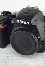 NIKON Nikon D3500 Camera Body w/ Charger Used Good