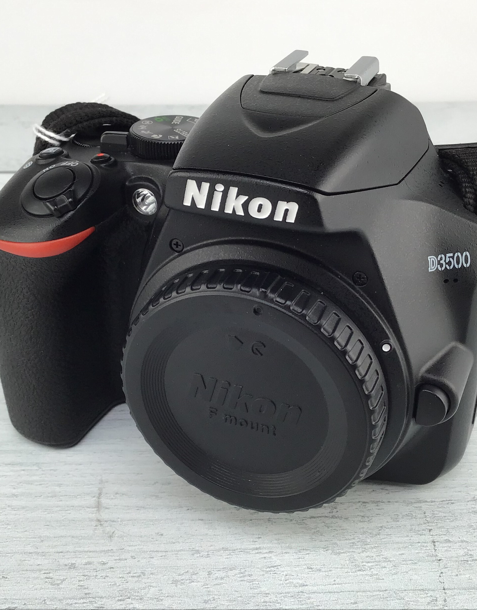 NIKON Nikon D3500 Camera Body w/ Charger Used Good