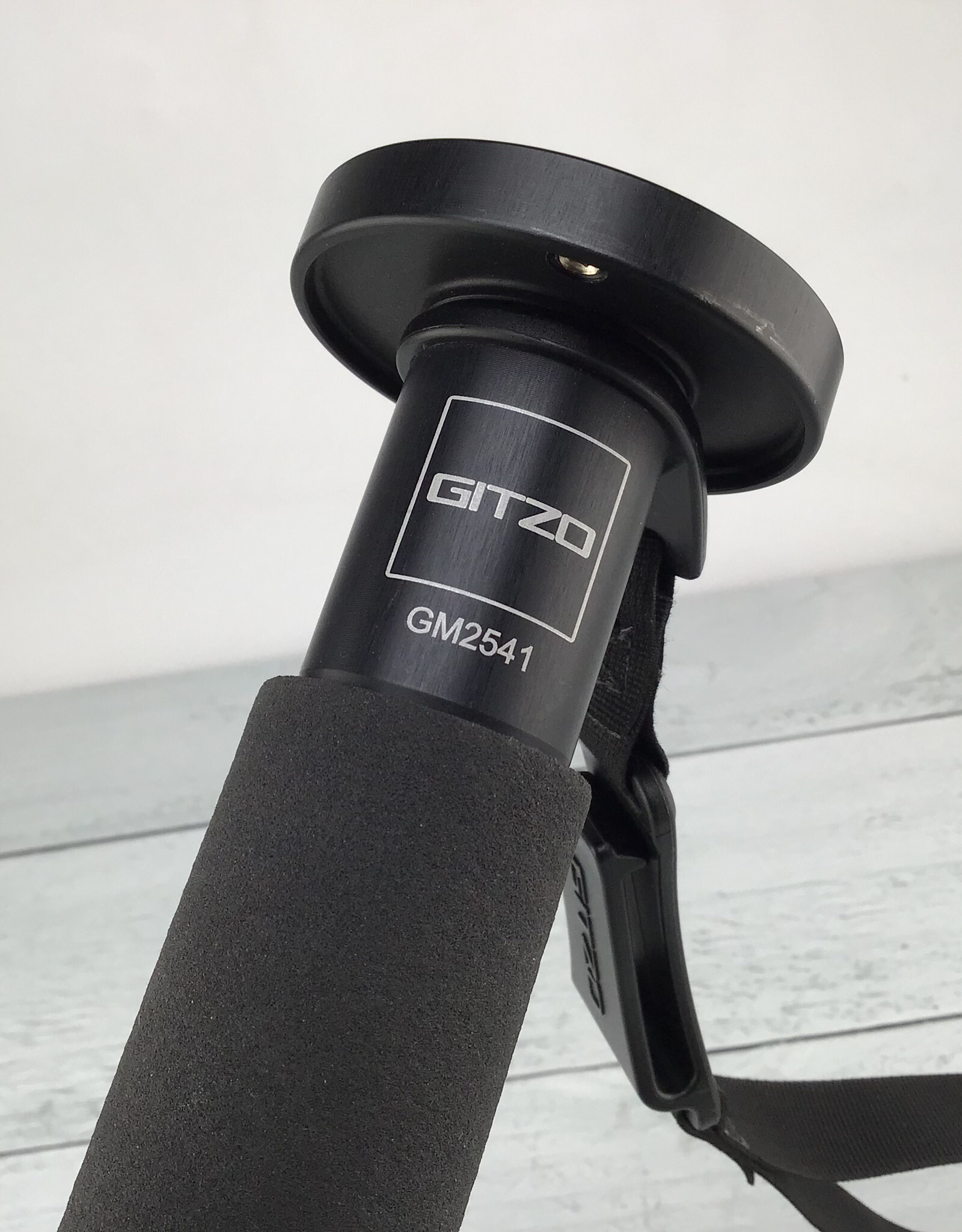 Gitzo Gitzo GM2541 Carbon Fiber Monopod Used Good
