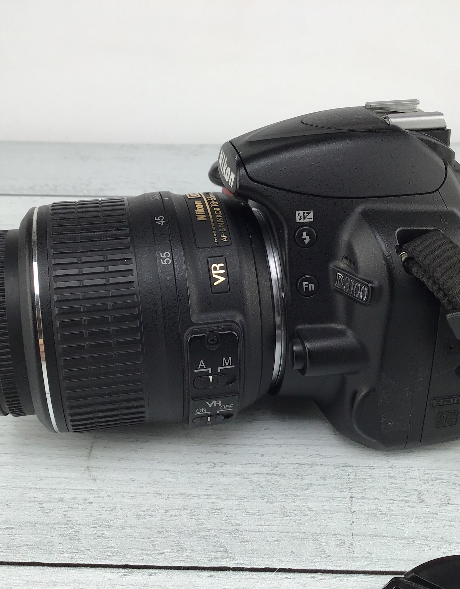 NIKON Nikon D3100 Camera w/ 18-55mm VR Used Fair