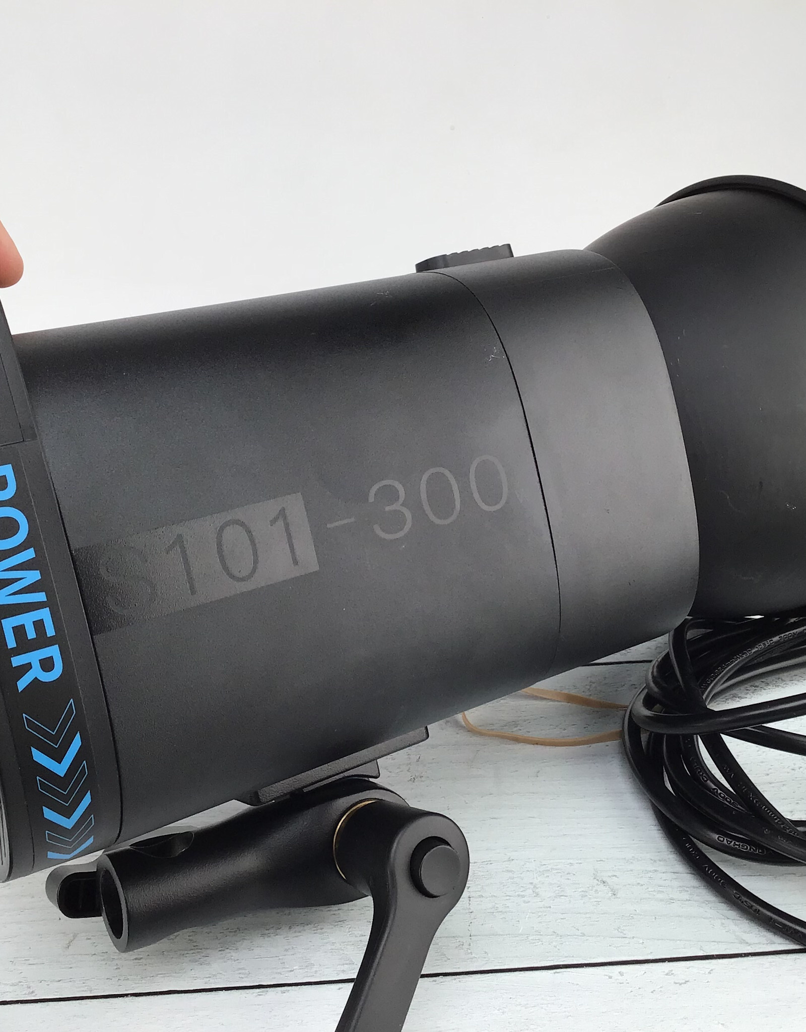 Neewer Neewer S101 300 Watt Strobe w/ Trigger Set Used Good
