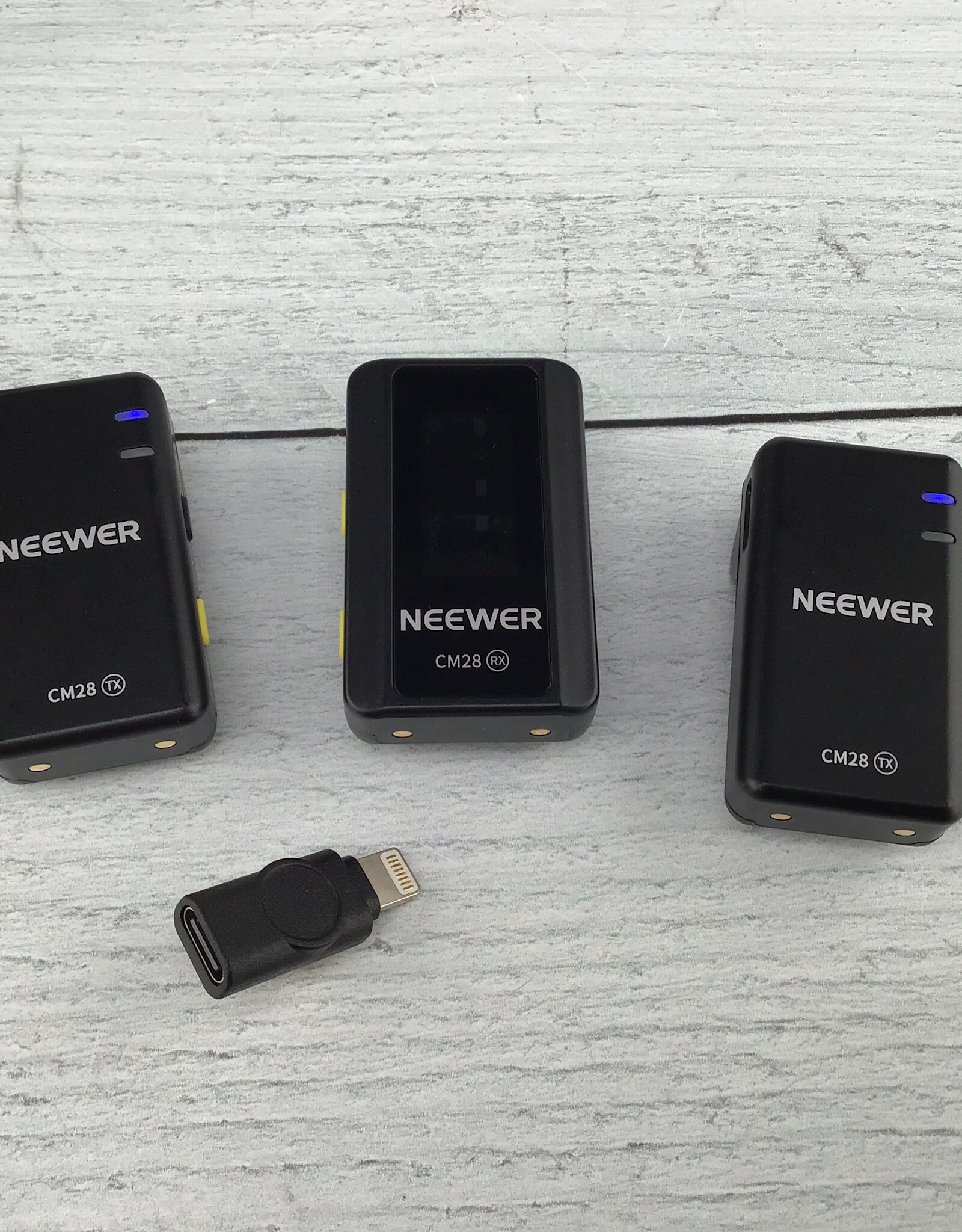 Neewer Neewer CM28 Wireless Mic Set Used Good