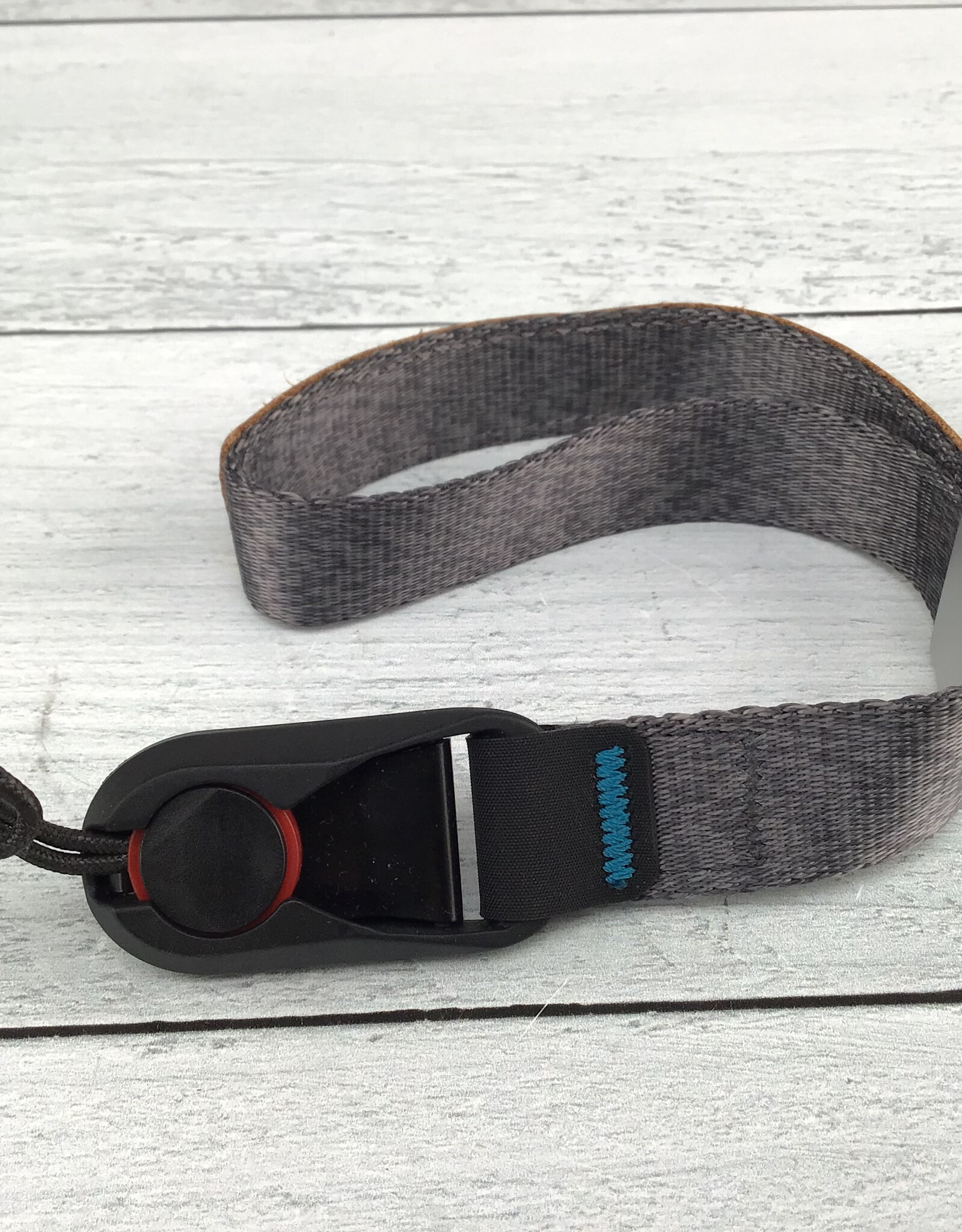 Peak Design Cuff Strap Grey used Good
