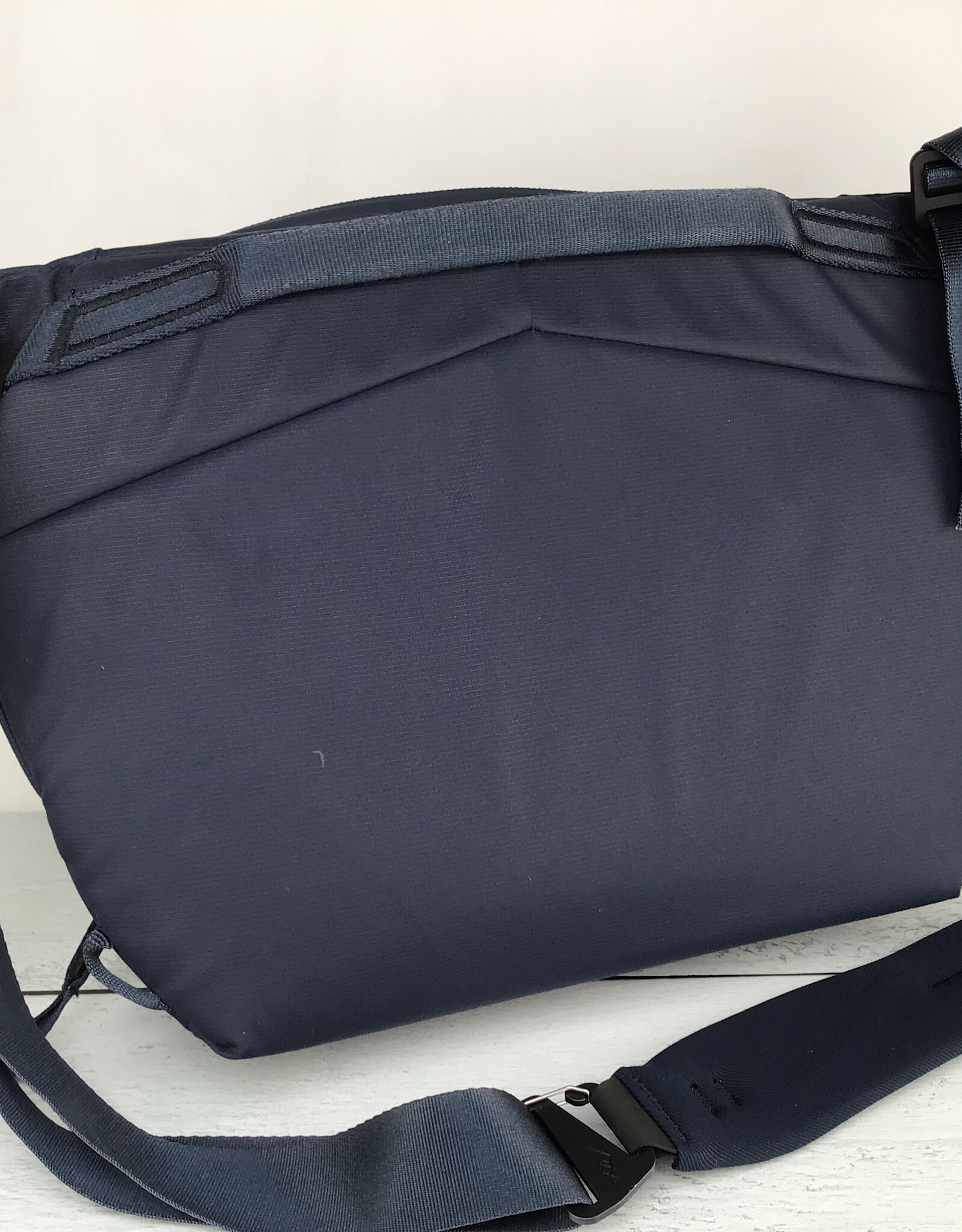 Peak Design Everyday Sling Camera Bag Blue Used Good