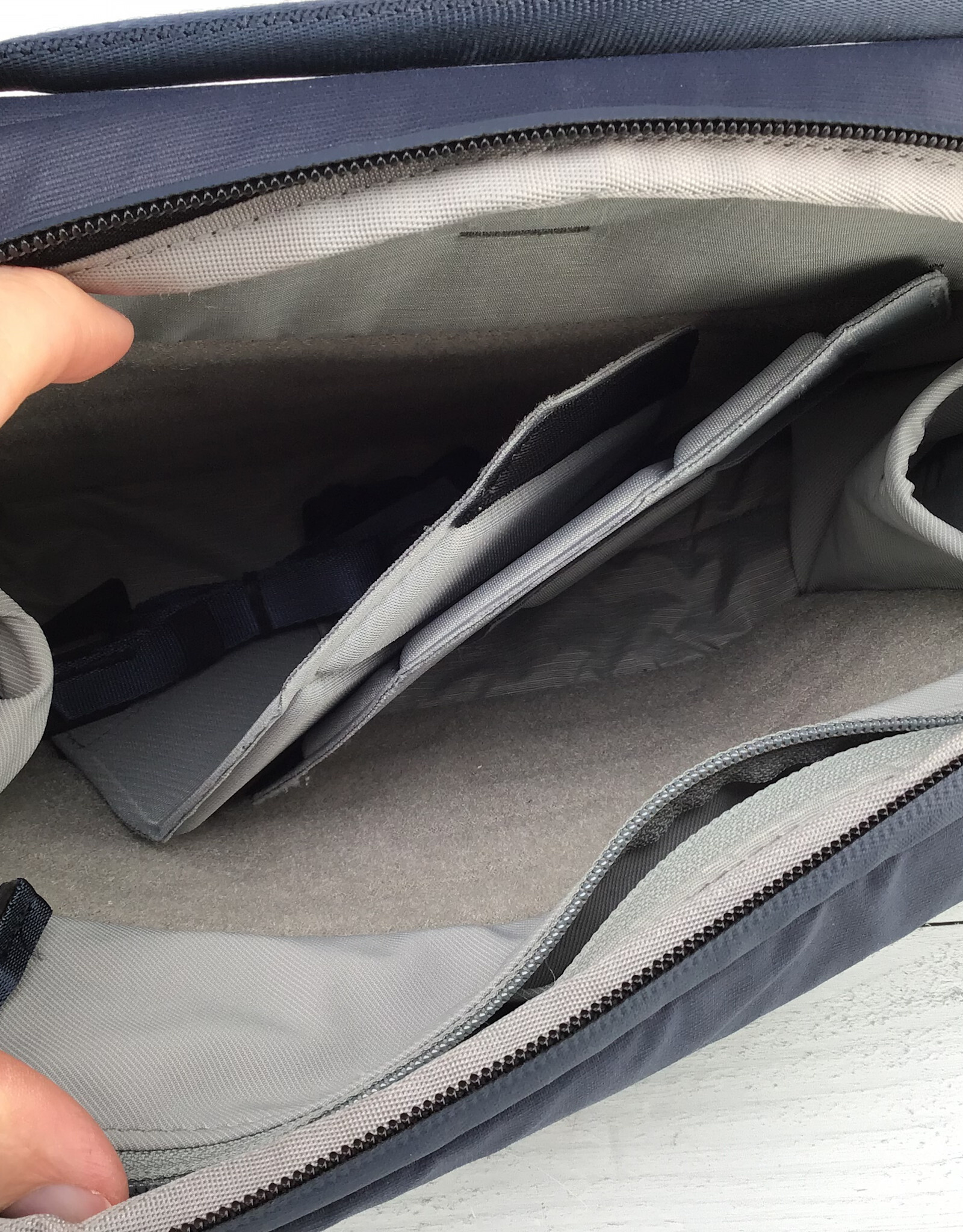 Peak Design Everyday Sling Camera Bag Blue Used Good