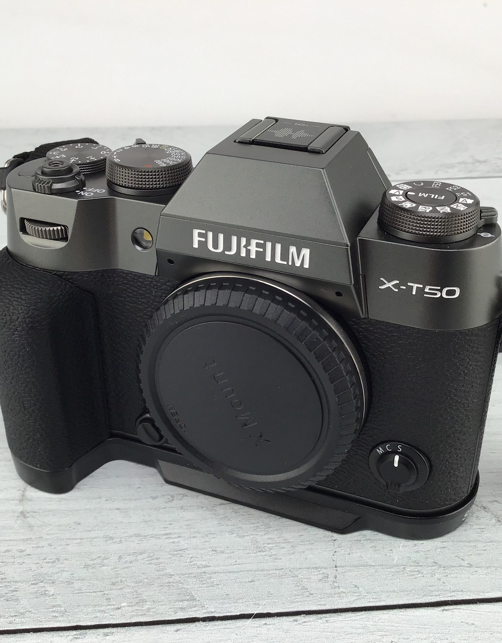 FUJI Fuji X-T50 Camera w/ SmallRig Grip Used Good