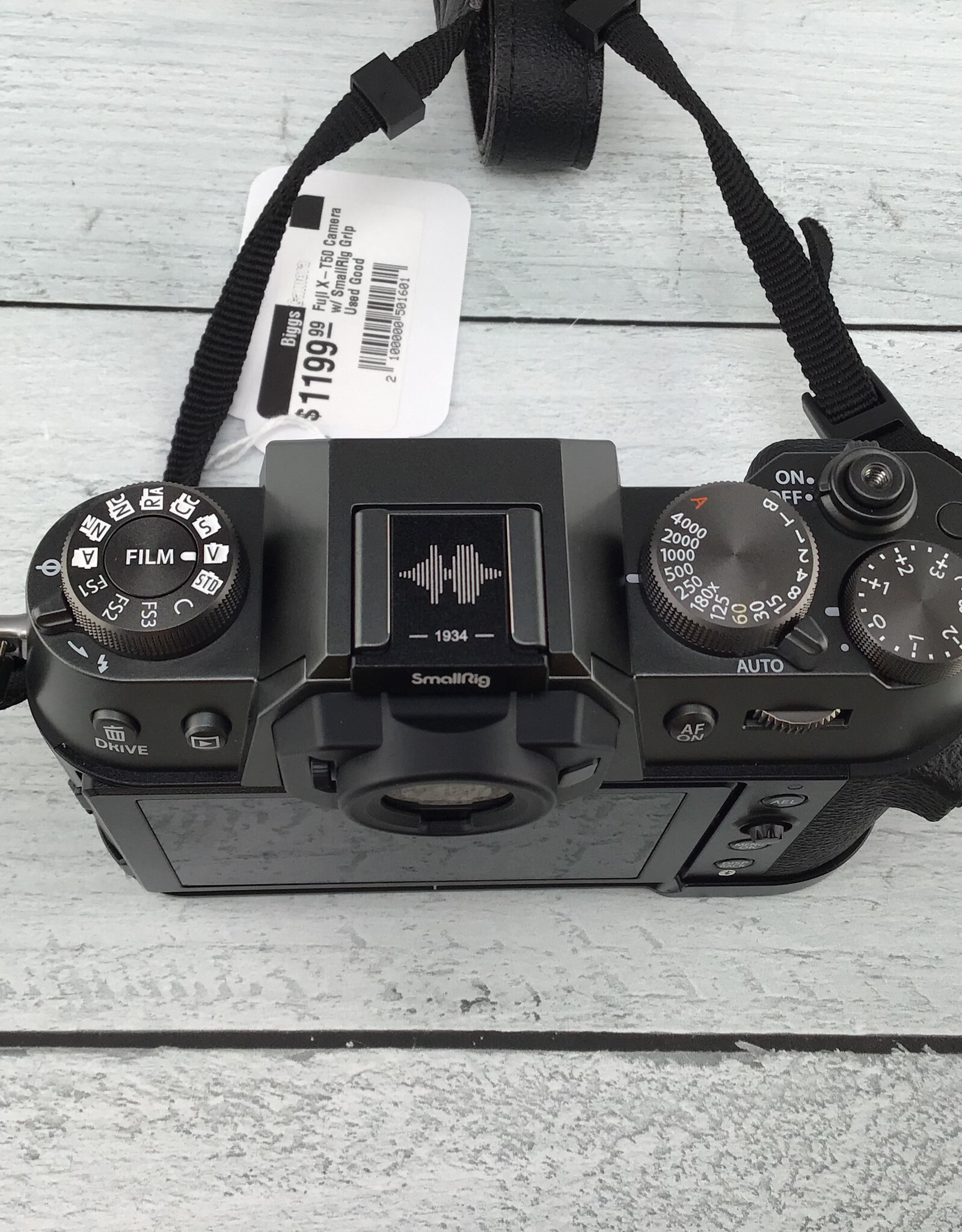 FUJI Fuji X-T50 Camera w/ SmallRig Grip Used Good