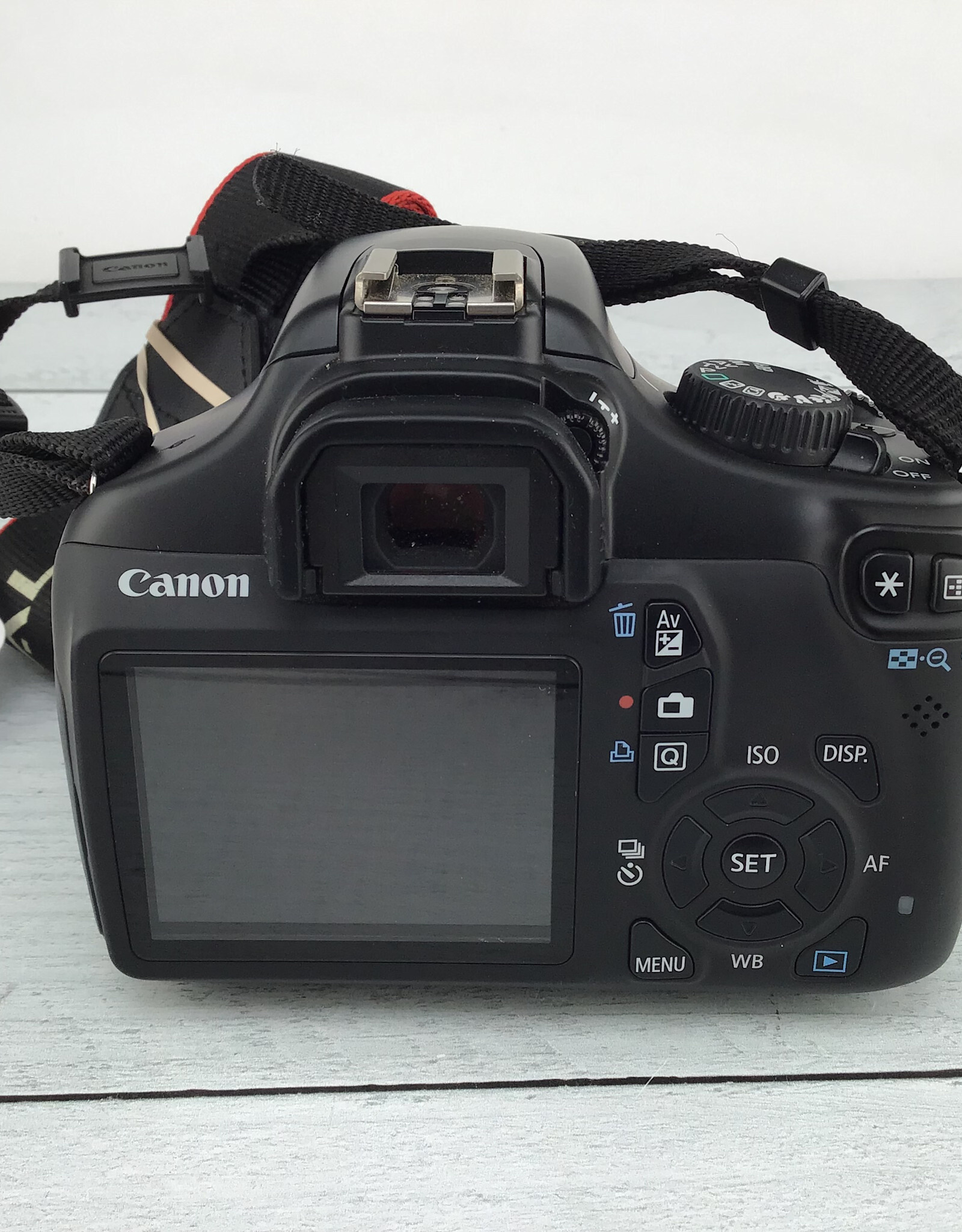 CANON Canon EOS Rebel T3 Camera w/ 18-55mm IS Used Good