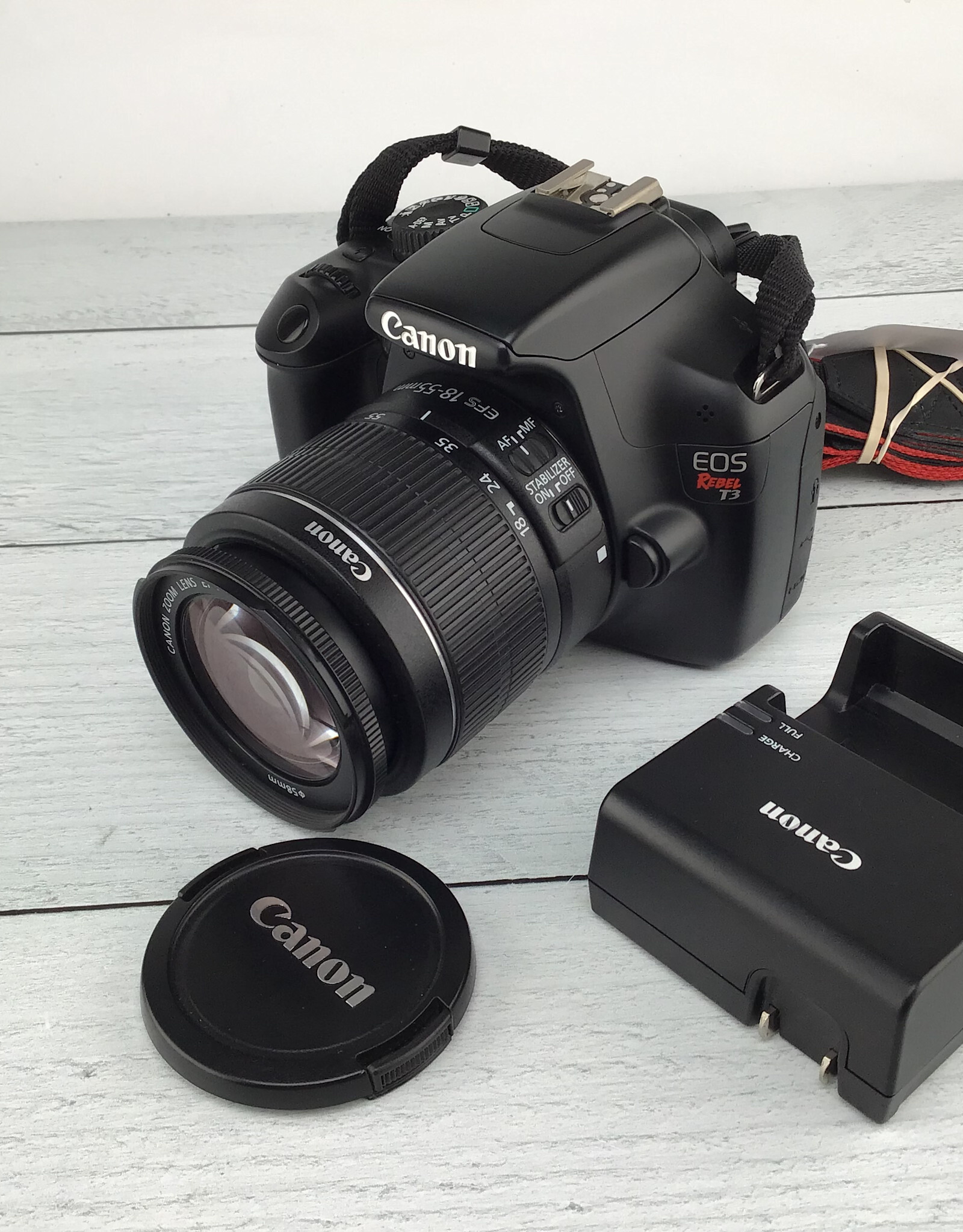 CANON Canon EOS Rebel T3 Camera w/ 18-55mm IS Used Good