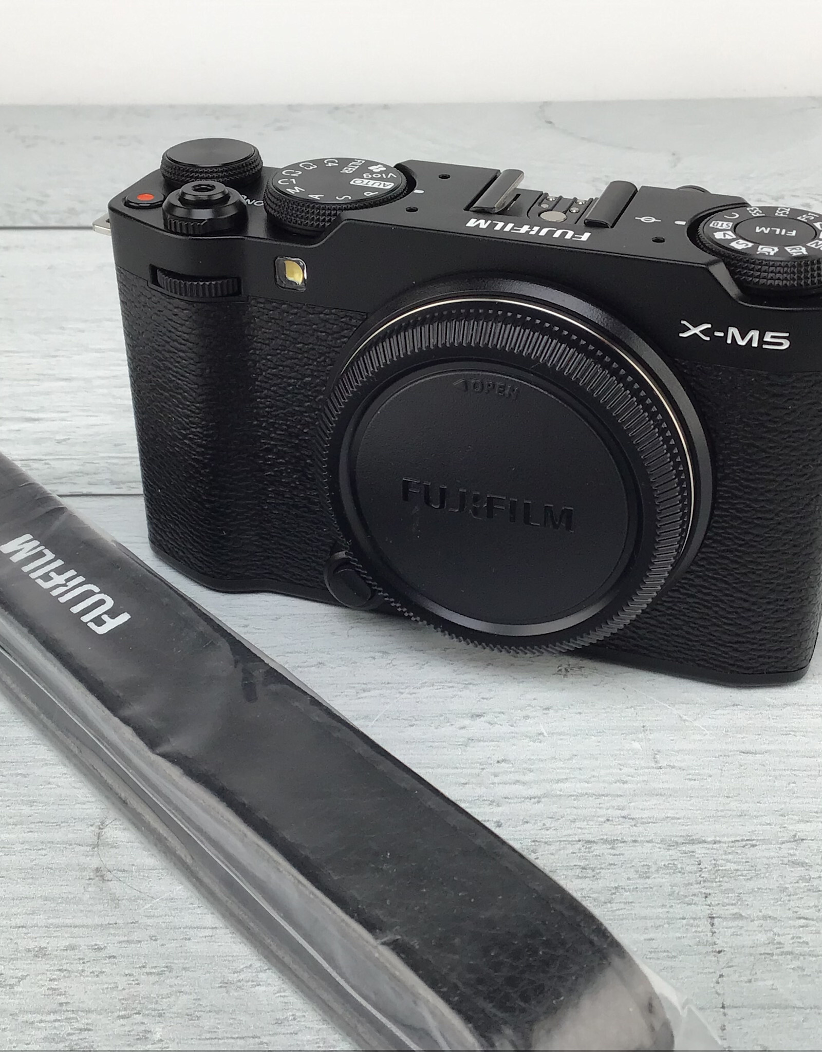 FUJI Fuji X-M5 Camera Body Black Used Mint