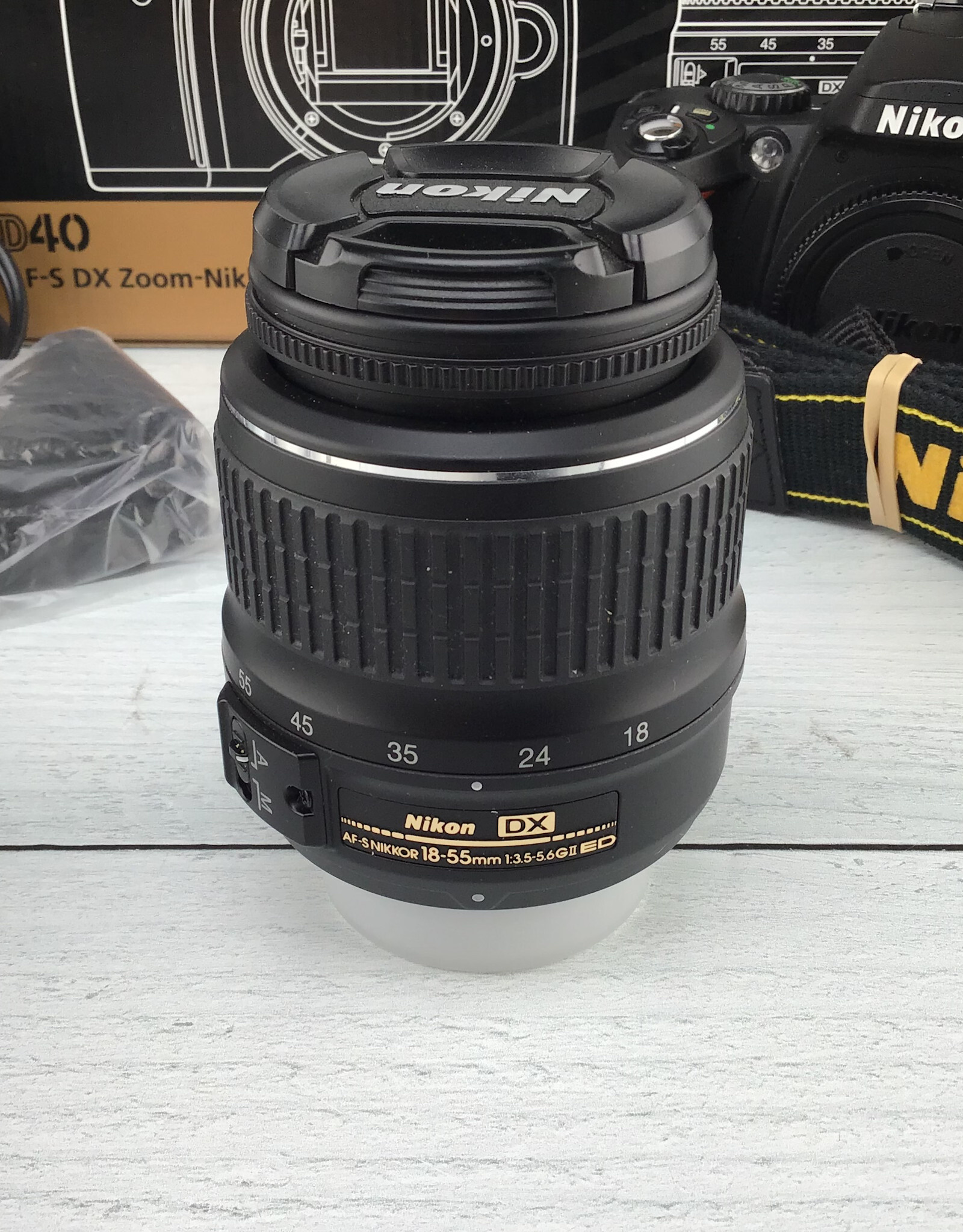 NIKON Nikon D40 Camera w/ 18-55mm II Lens in Box Used Good
