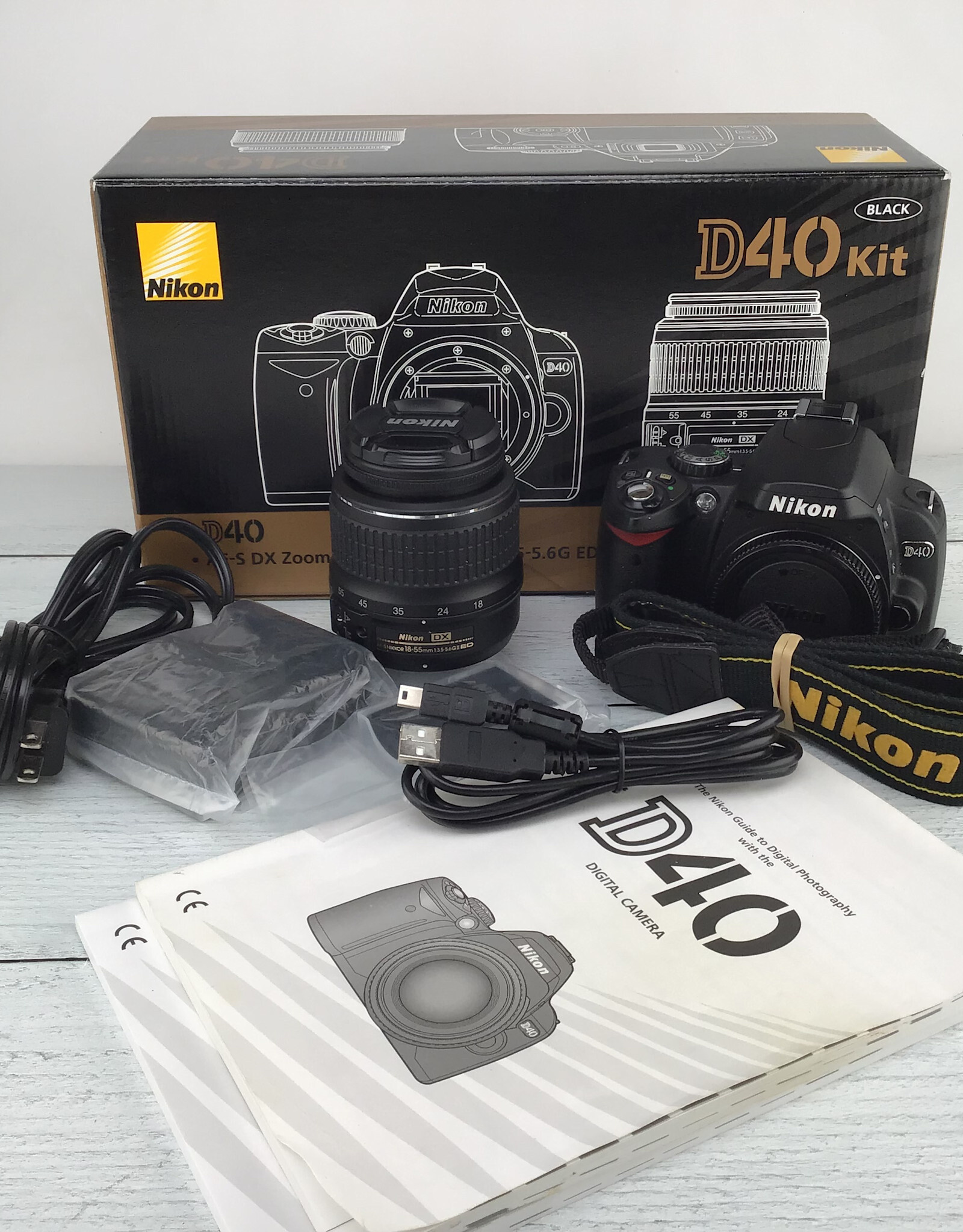 NIKON Nikon D40 Camera w/ 18-55mm II Lens in Box Used Good