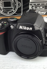 NIKON Nikon D40 Camera w/ 18-55mm II Lens in Box Used Good
