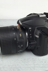 NIKON Nikon D3000 Camera w/ 18-55mm VR Used Good