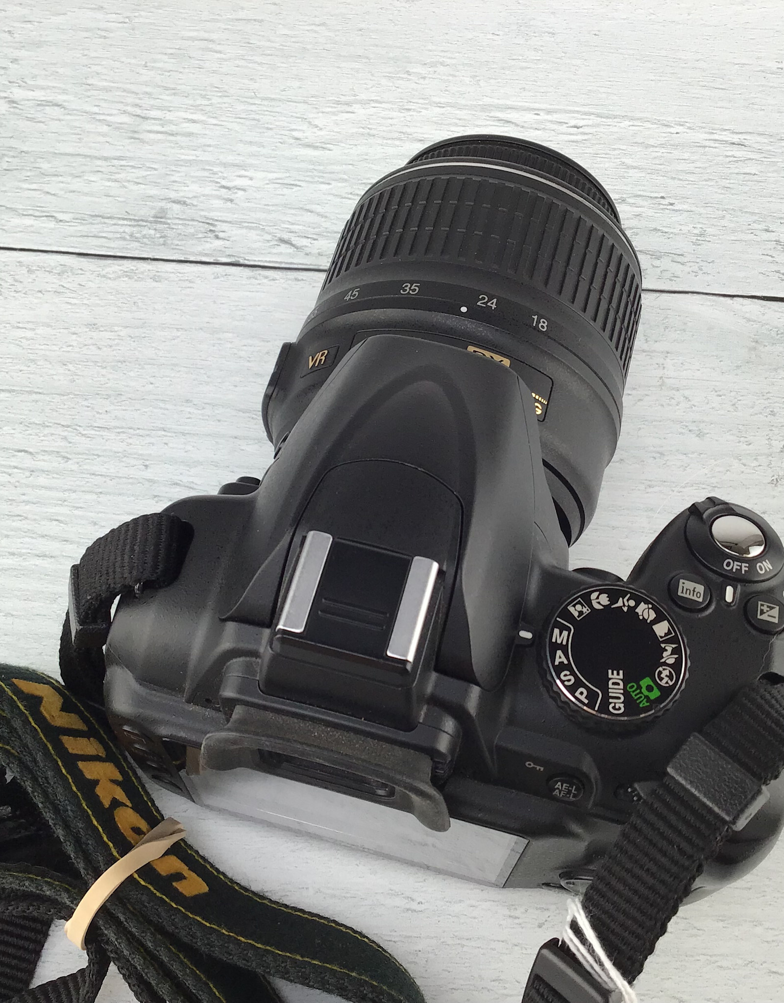 NIKON Nikon D3000 Camera w/ 18-55mm VR Used Good
