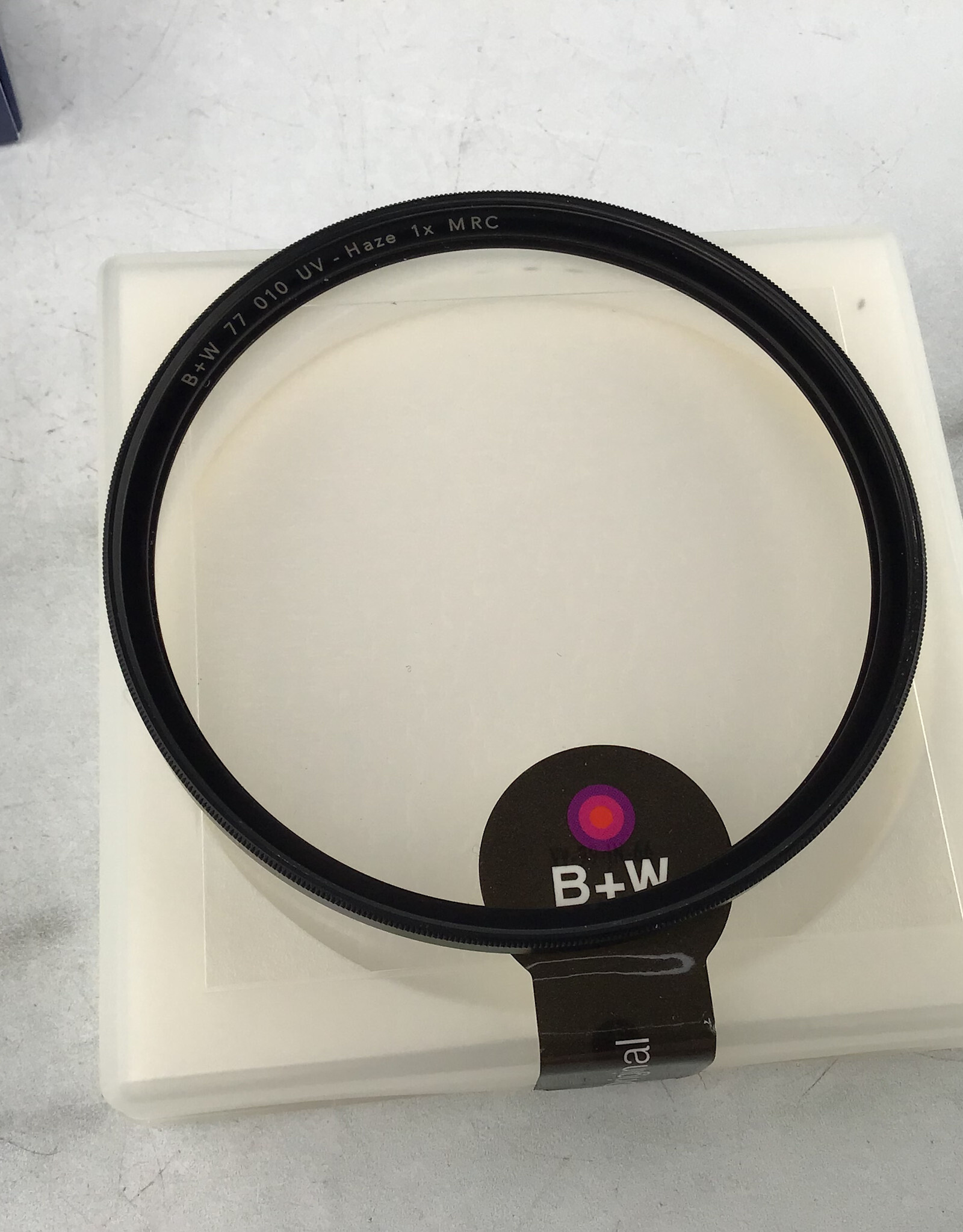 B&W B&W 77mm UV MRC Filter in Box Used LN
