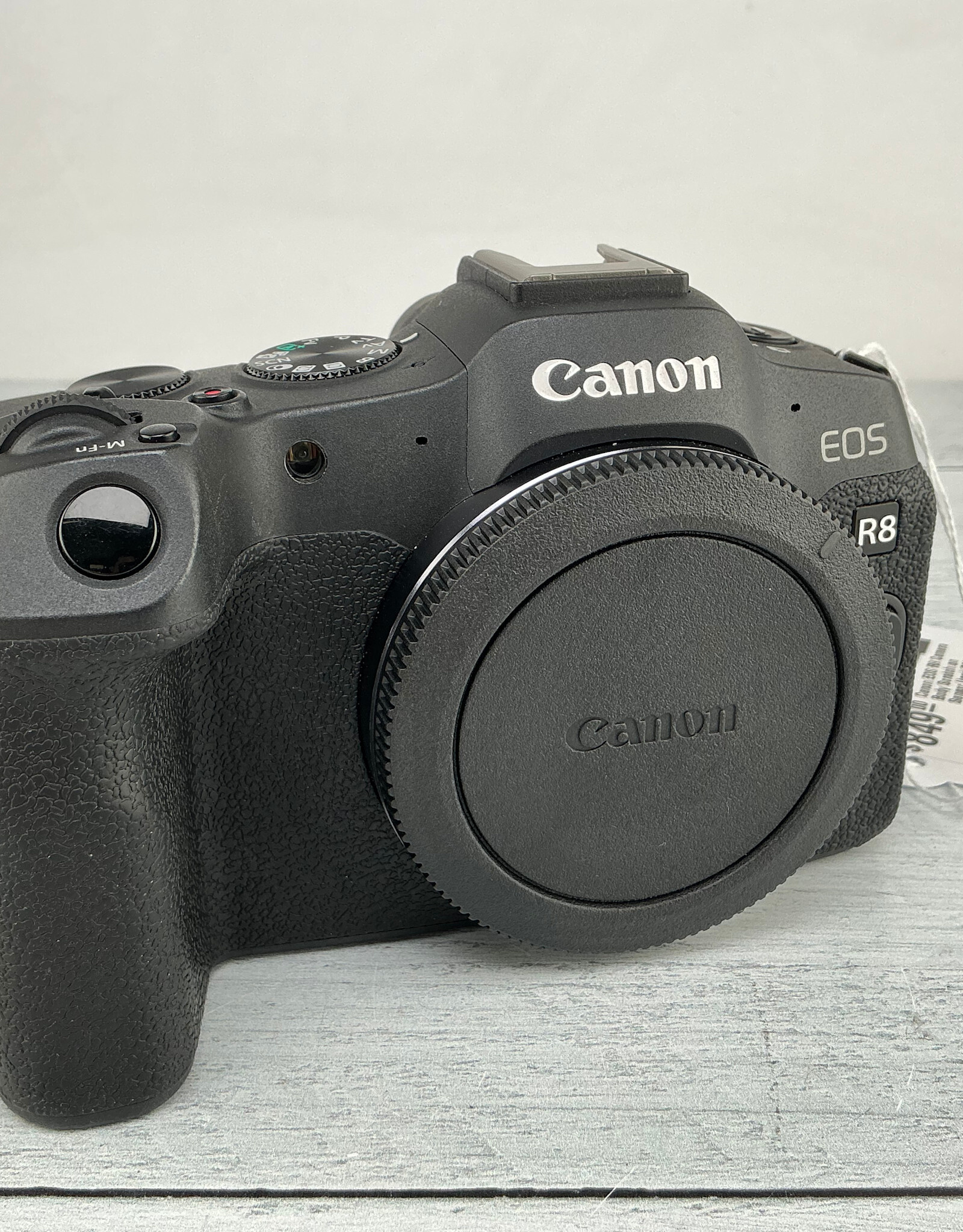 CANON Canon EOS R8 Camera Body Scratch on Sensor Used BGN