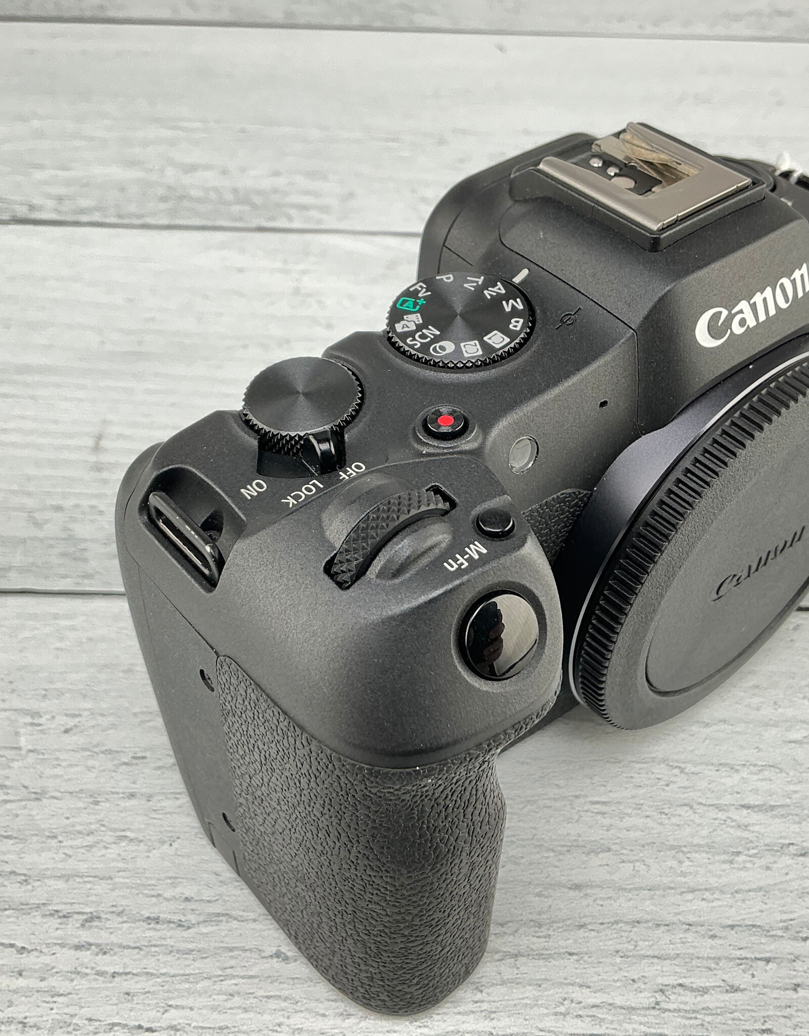 CANON Canon EOS R8 Camera Body Scratch on Sensor Used BGN