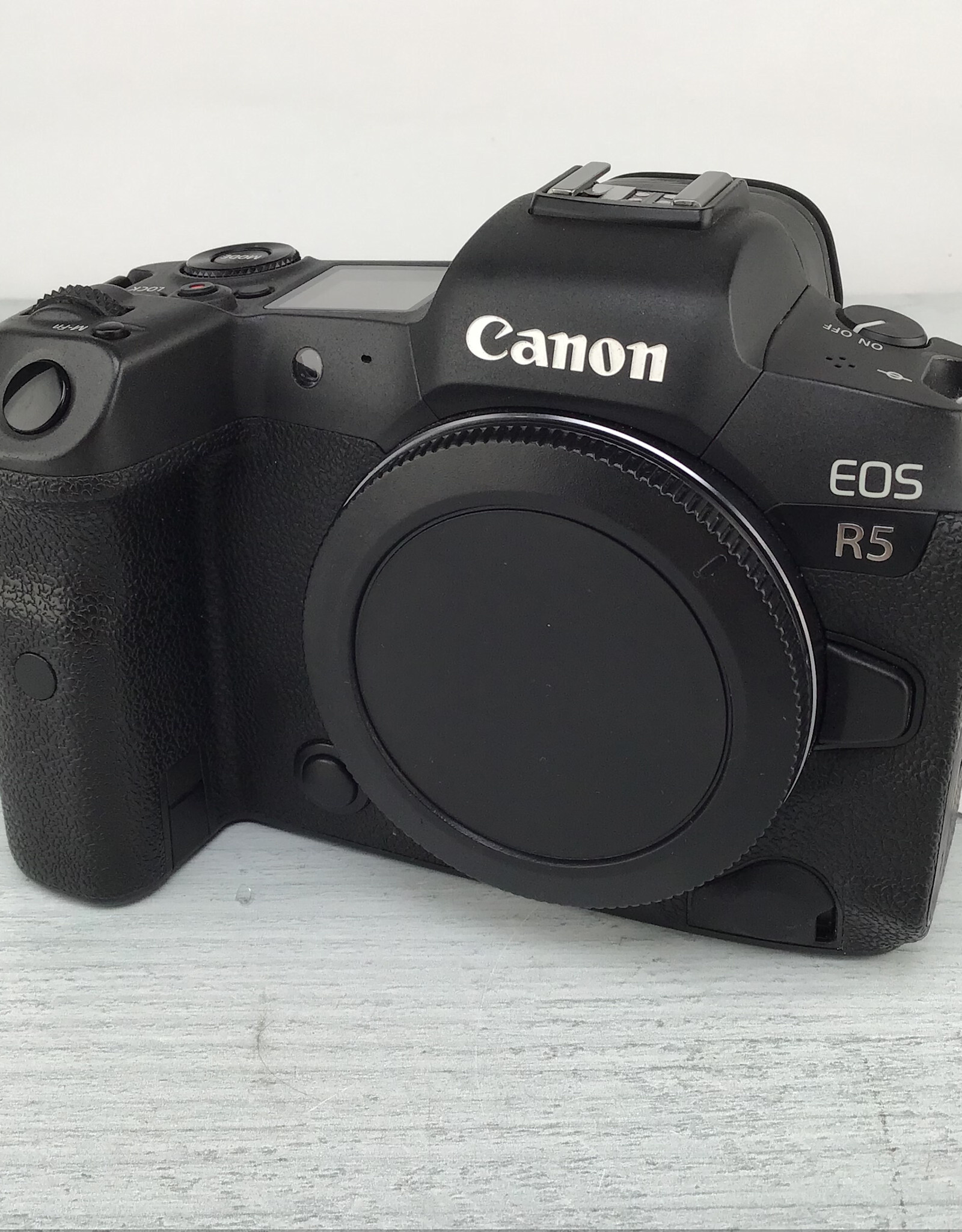 CANON Canon EOS R5 Camera Body No Charger Used Fair