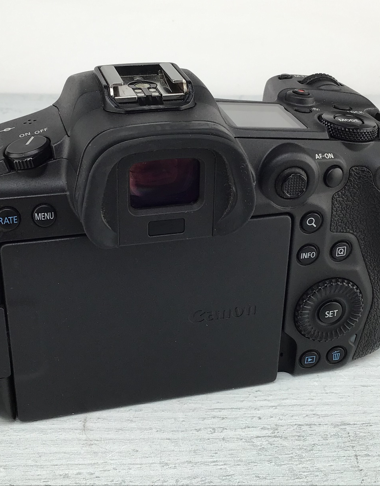 CANON Canon EOS R5 Camera Body No Charger Used Fair