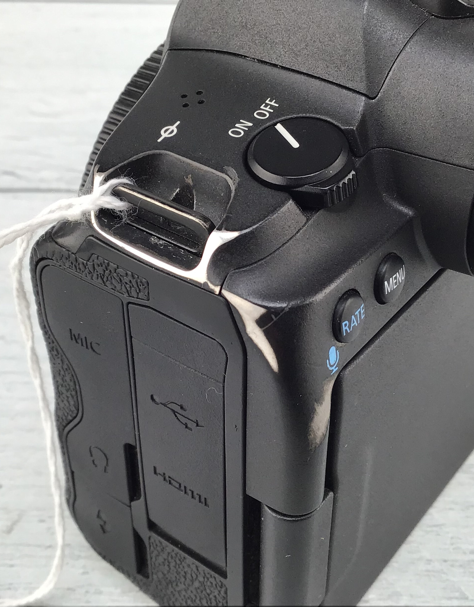 CANON Canon EOS R5 Camera Body No Charger Used Fair