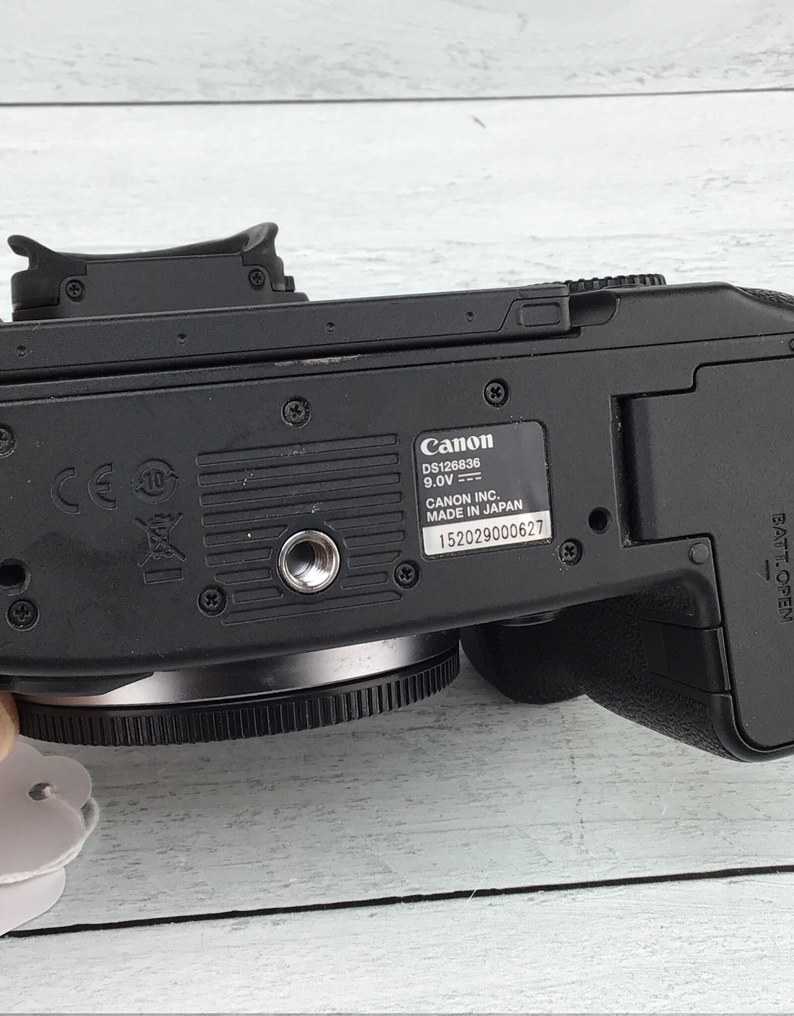 CANON Canon EOS R5 Camera Body No Charger Used Fair