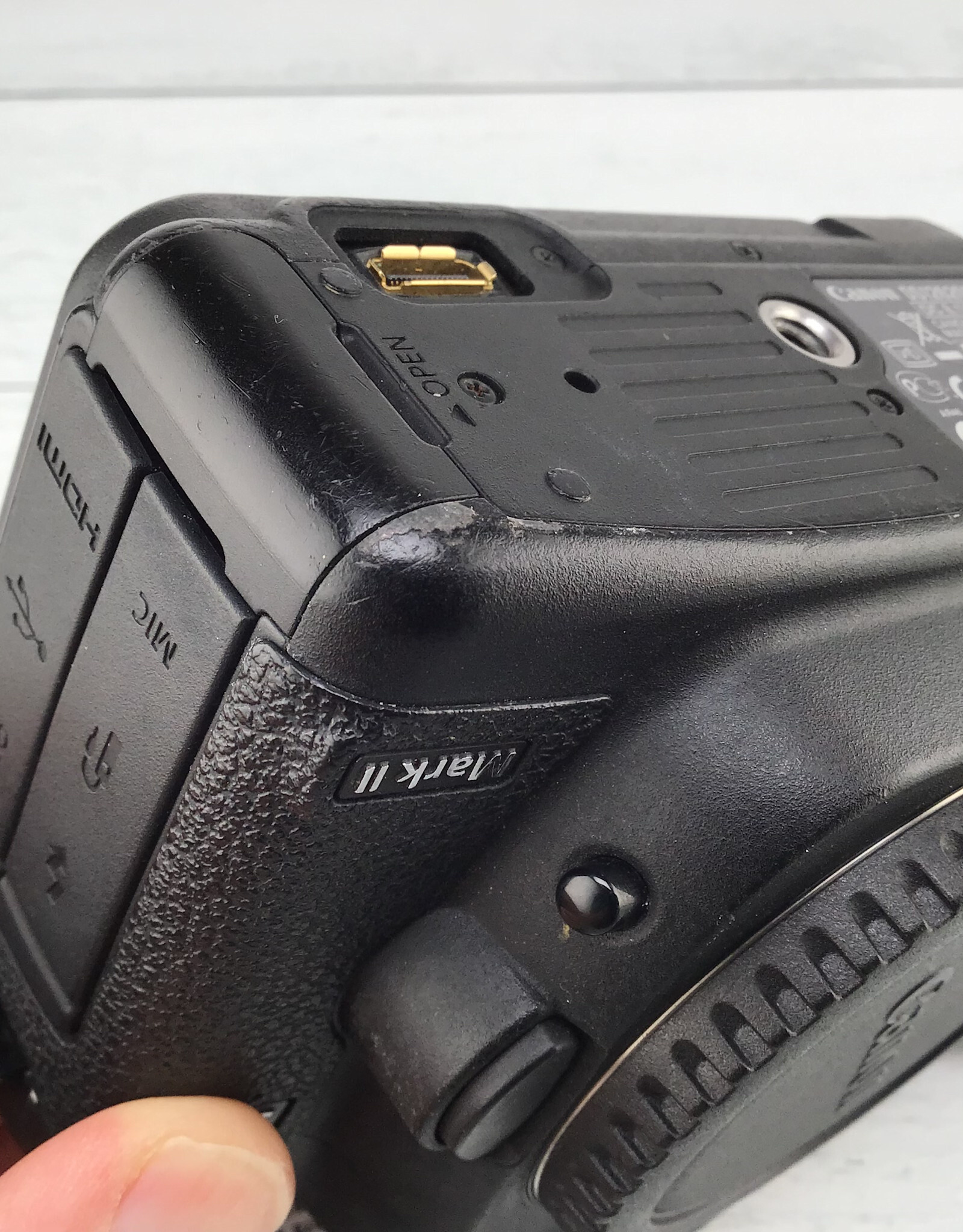 CANON Canon 5D Mark II Camera Body No Charger Used Fair