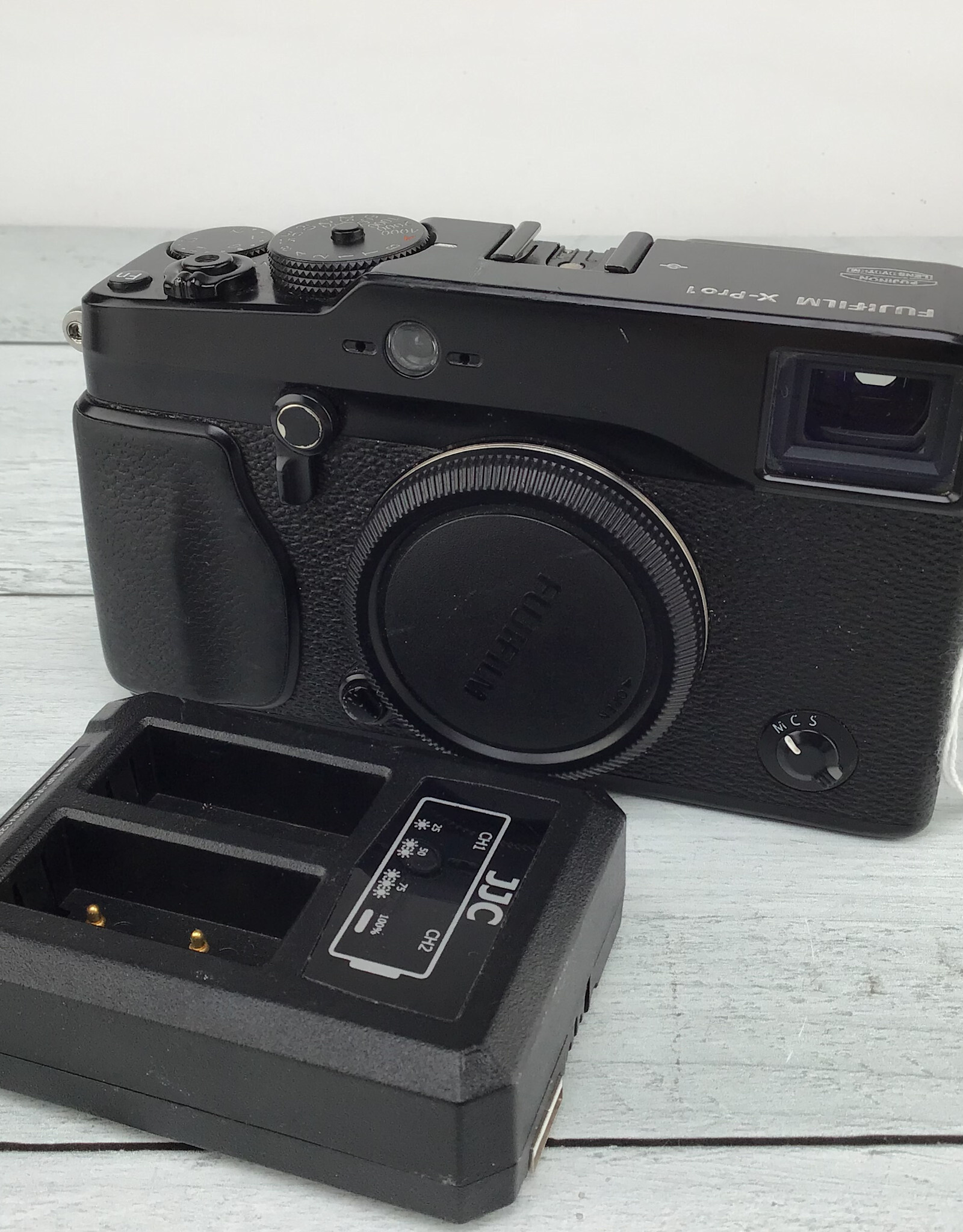 FUJI Fuji X-Pro 1 Camera Body Used Fair