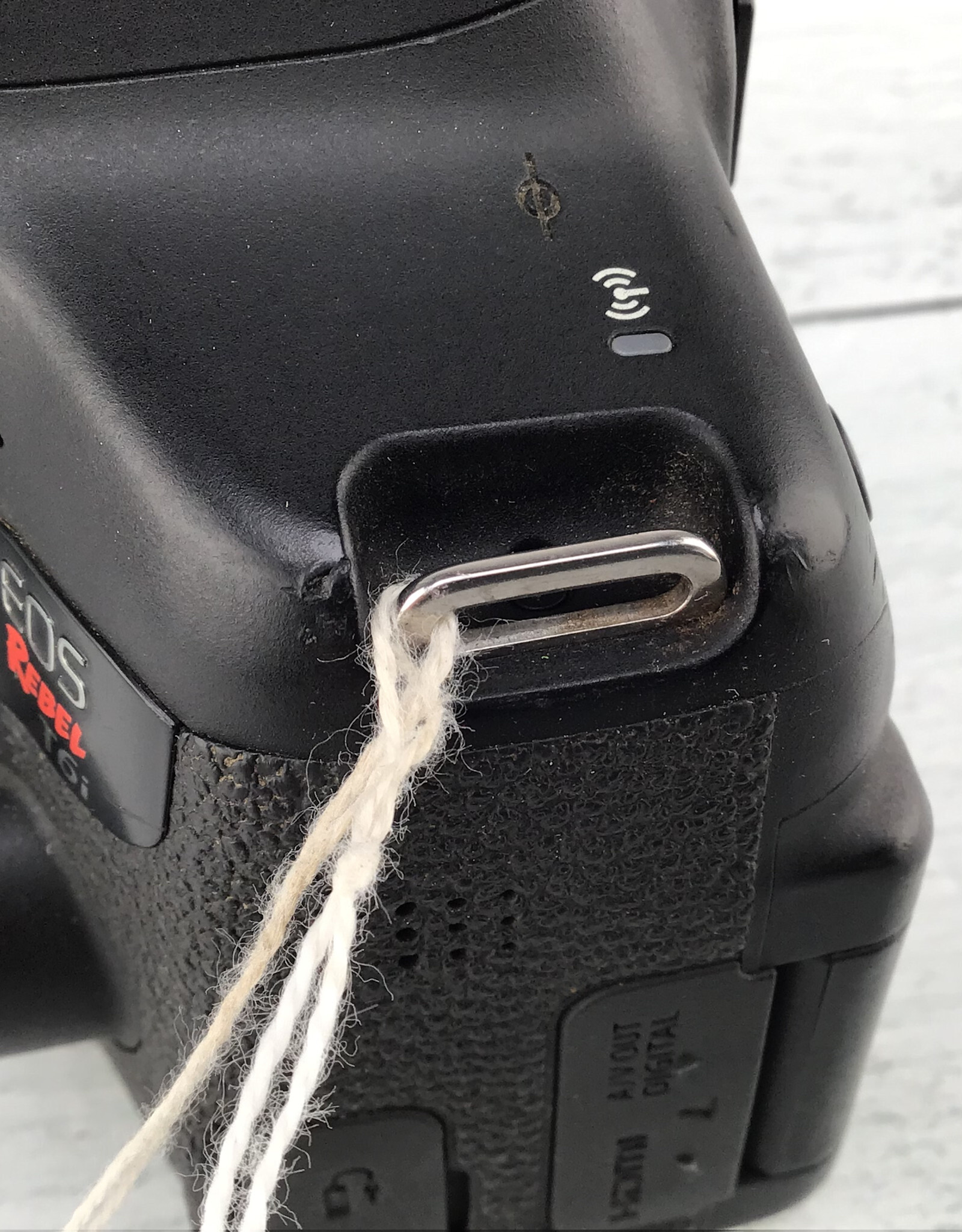 CANON Canon Rebel T6i Camera Body No Charger Used Fair