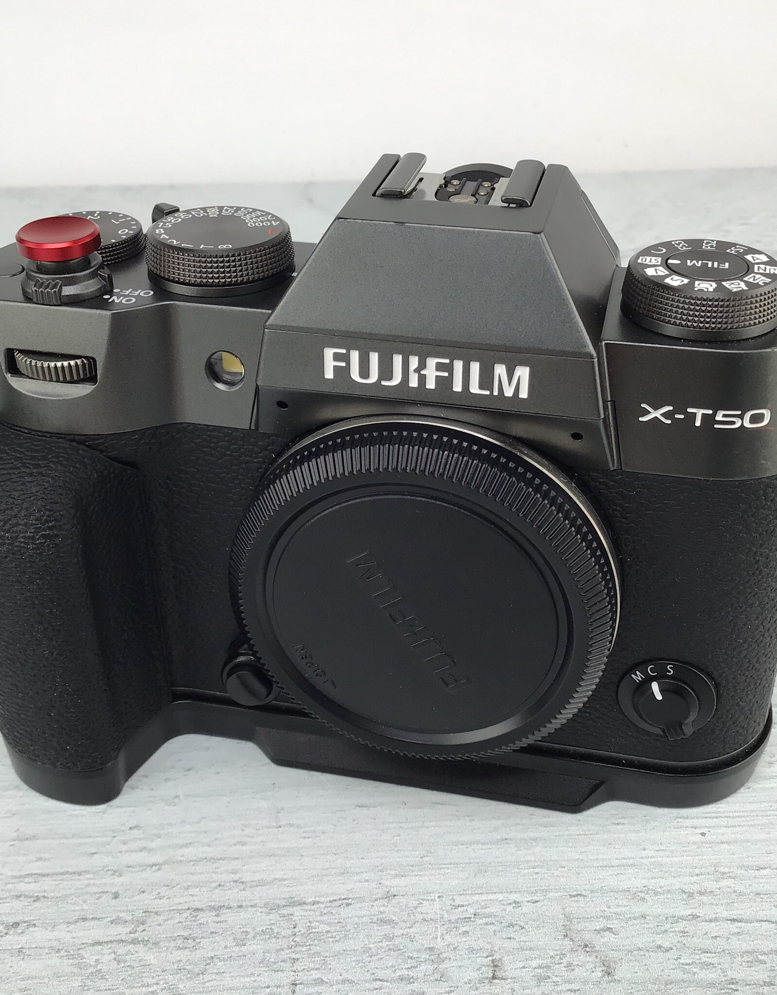FUJI Fuji X-T50 Camera w/ SmallRig Grip, llano Charger/Batts Used Fair