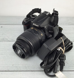 NIKON Nikon D5000 Camera w/ 18-55mm VR Used Good