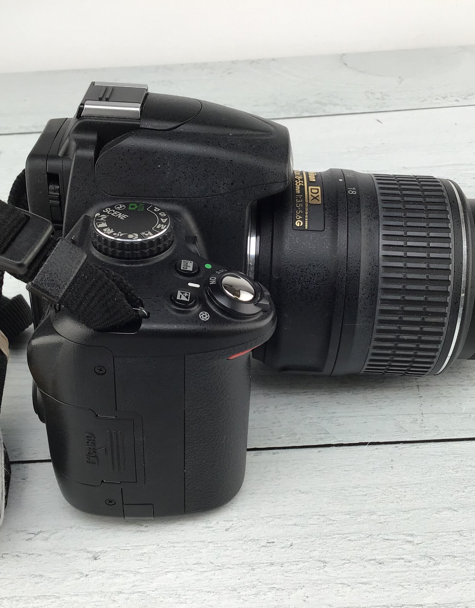 NIKON Nikon D5000 Camera w/ 18-55mm VR Used Good