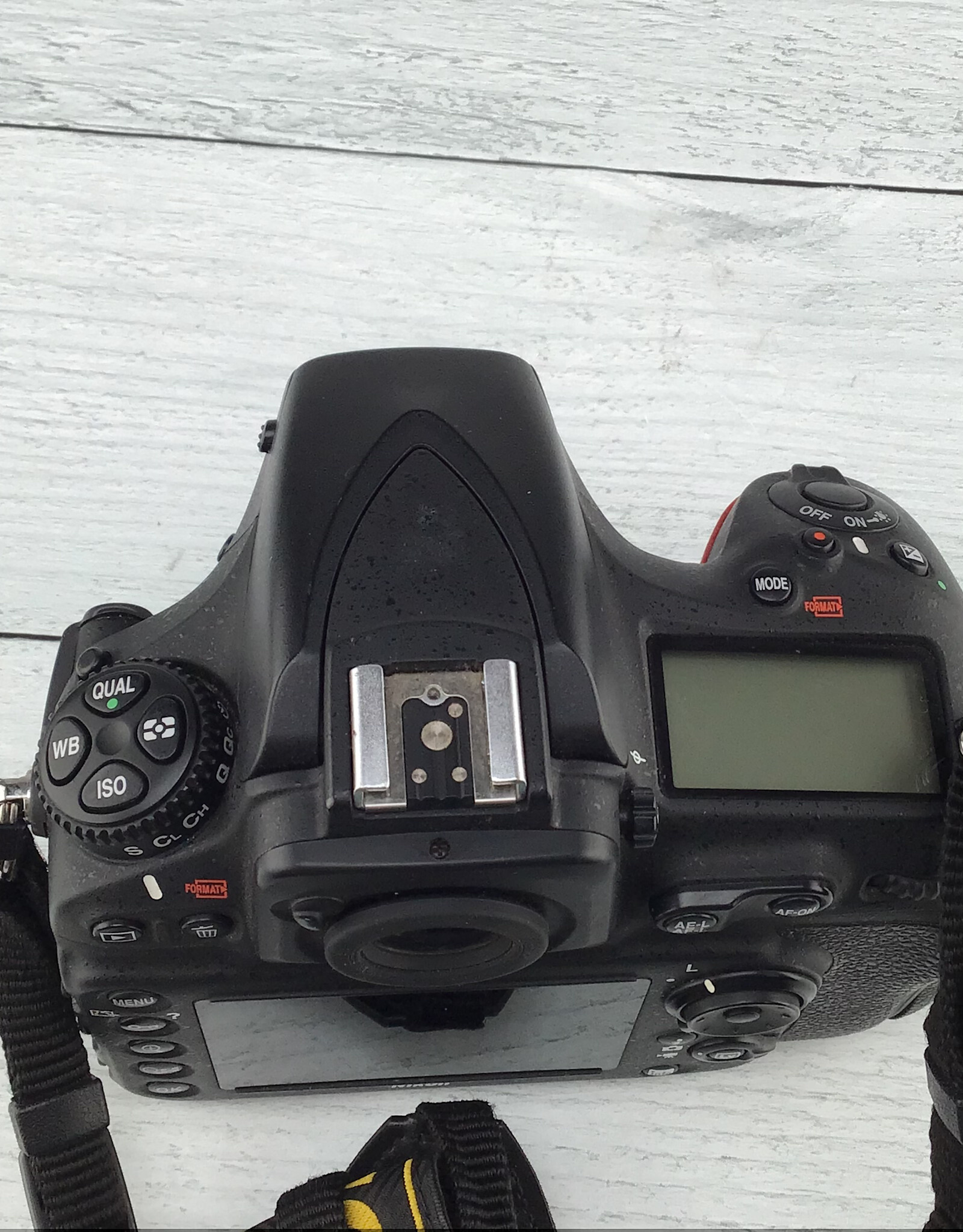 NIKON Nikon D810 Camera Body No Charger Used Fair