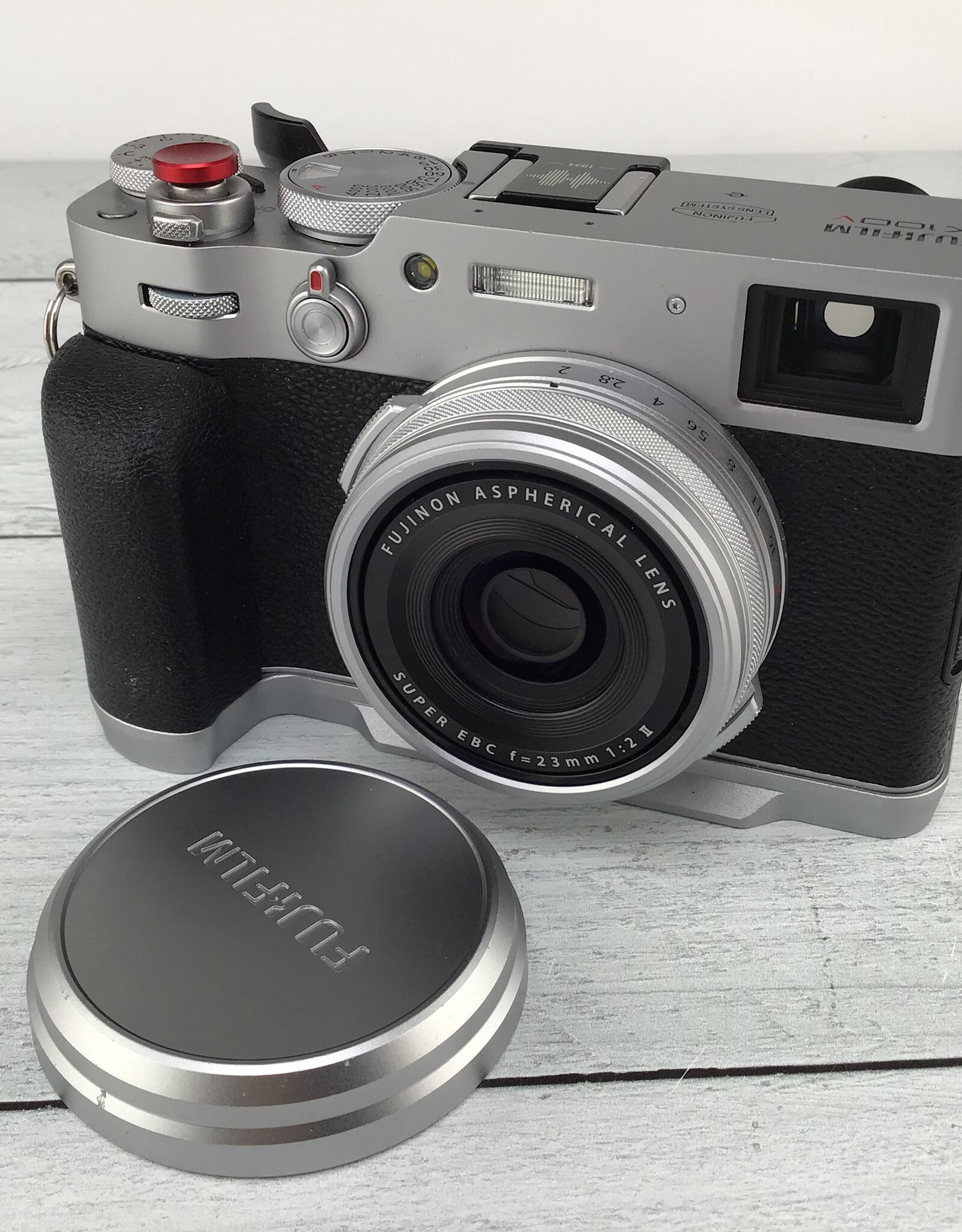 FUJI Fuji X100V Camera w/ Grip Used Good