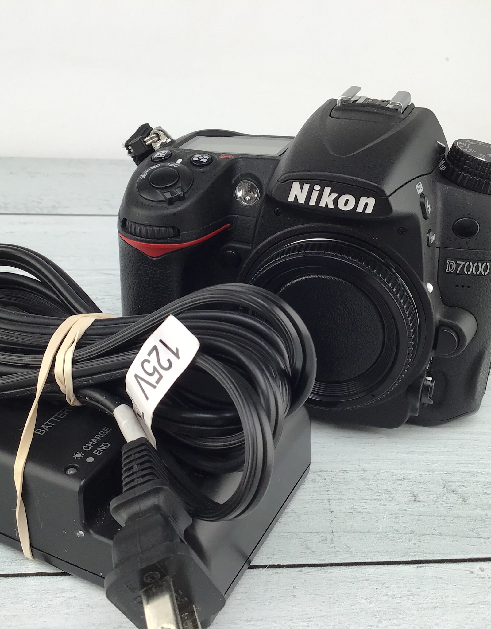 NIKON Nikon D7000 Camera Body Shutter Count 3993 Used Good